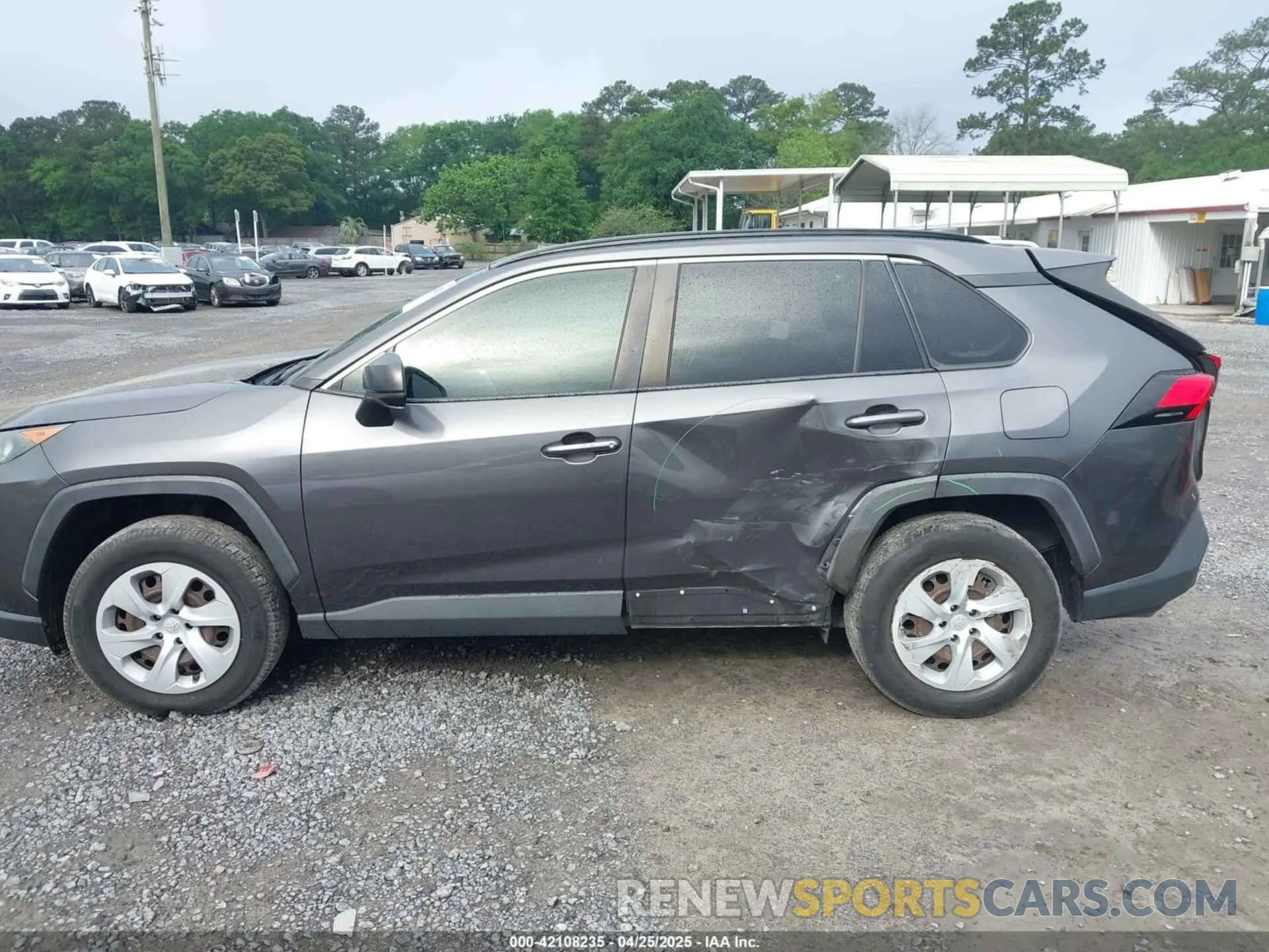 14 Photograph of a damaged car JTMH1RFV5KJ007238 TOYOTA RAV4 2019
