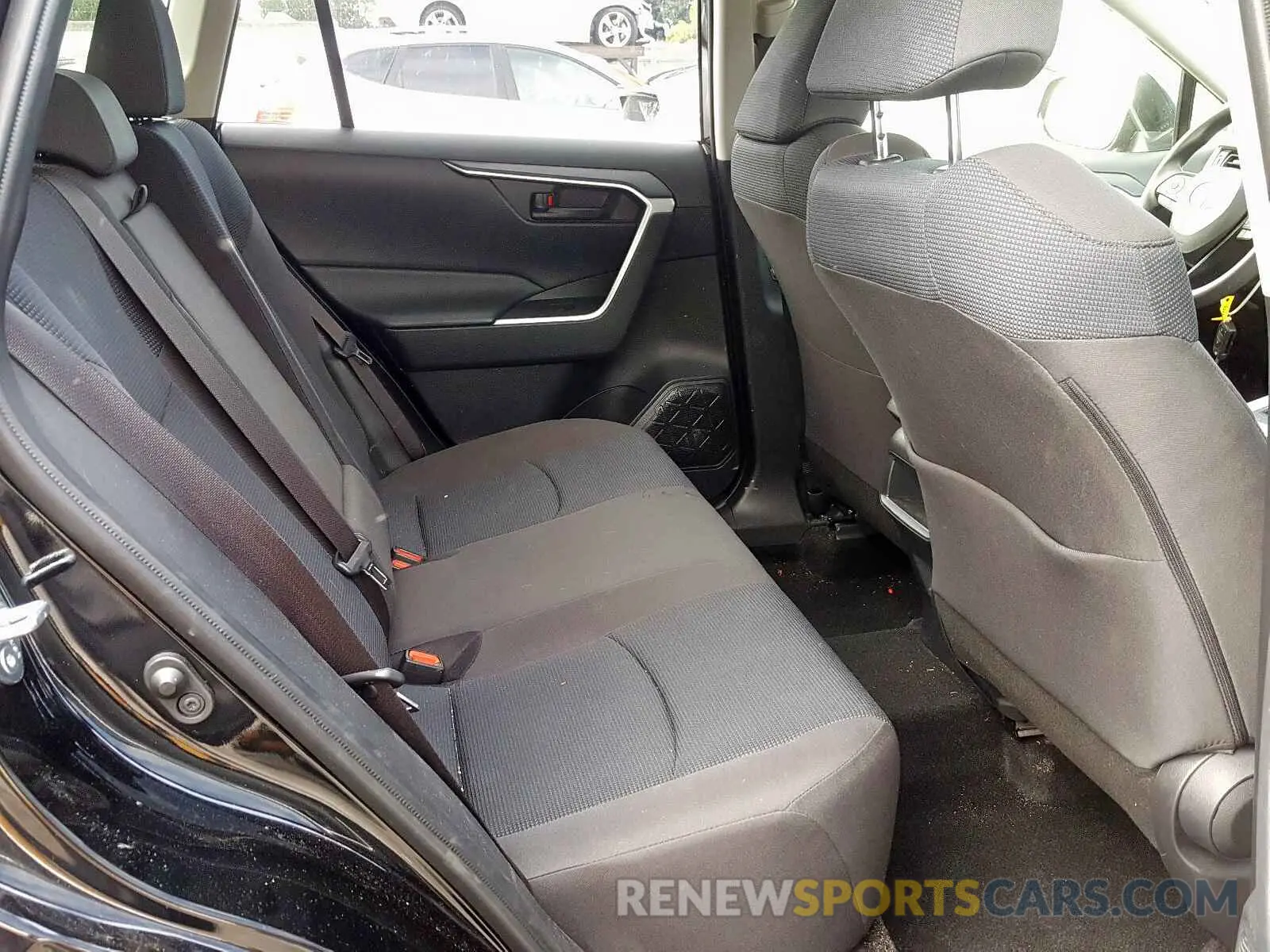 6 Photograph of a damaged car JTMH1RFV6KD013757 TOYOTA RAV4 2019