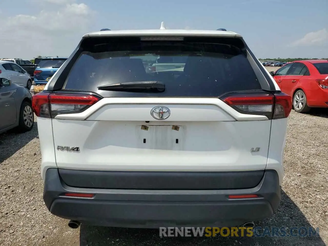6 Photograph of a damaged car JTMH1RFV6KJ010214 TOYOTA RAV4 2019