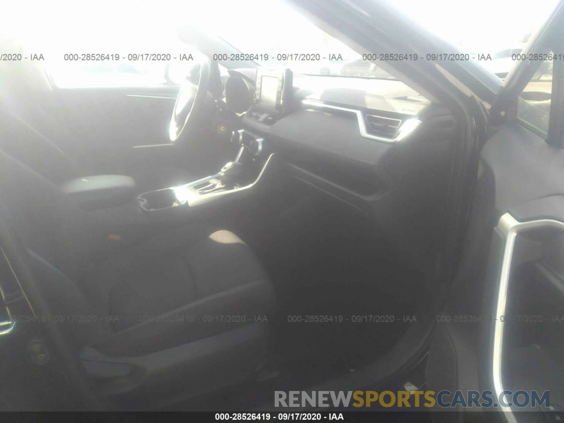 5 Photograph of a damaged car JTMH1RFV6KJ014005 TOYOTA RAV4 2019