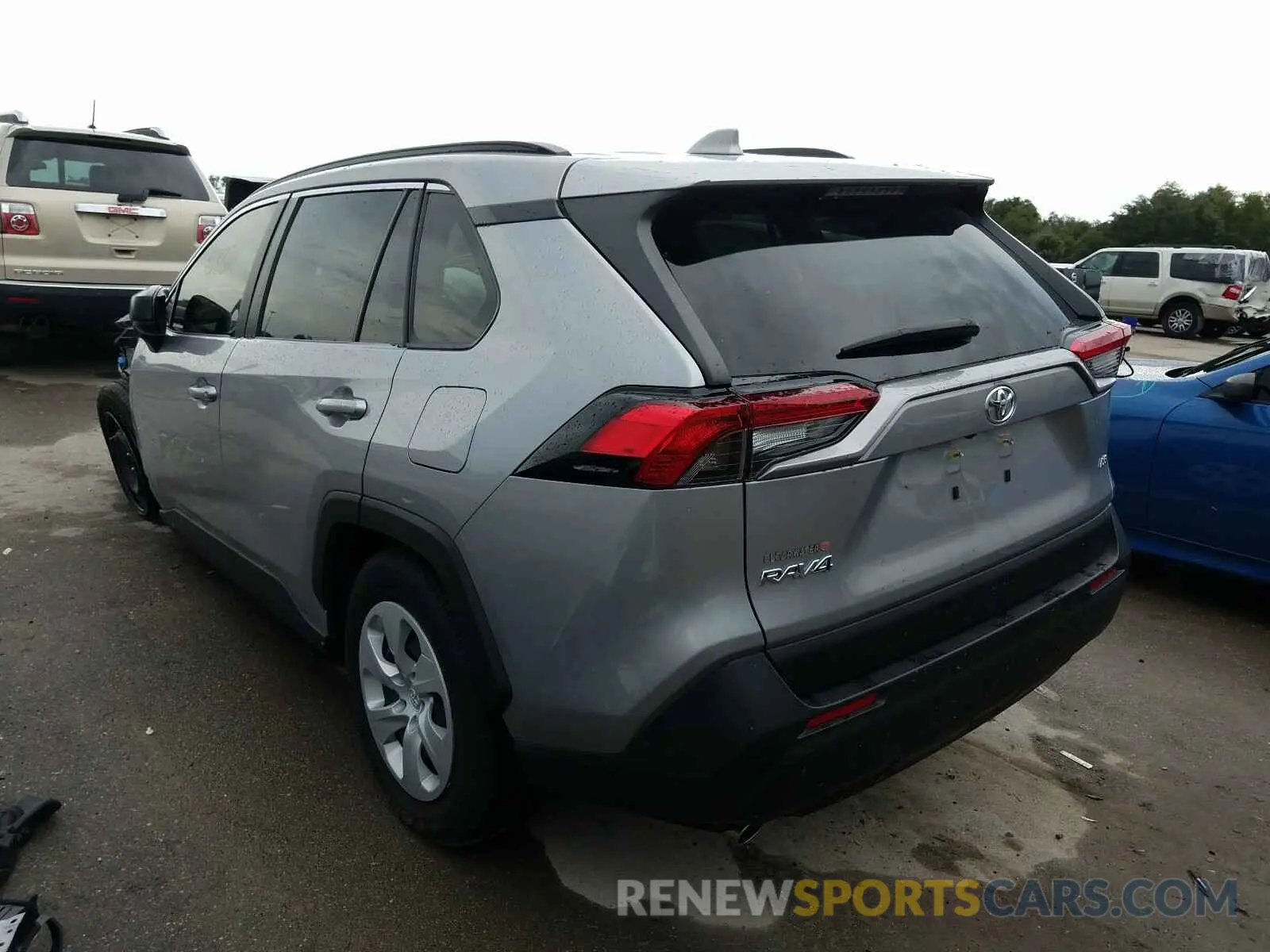 3 Photograph of a damaged car JTMH1RFV8KD032603 TOYOTA RAV4 2019