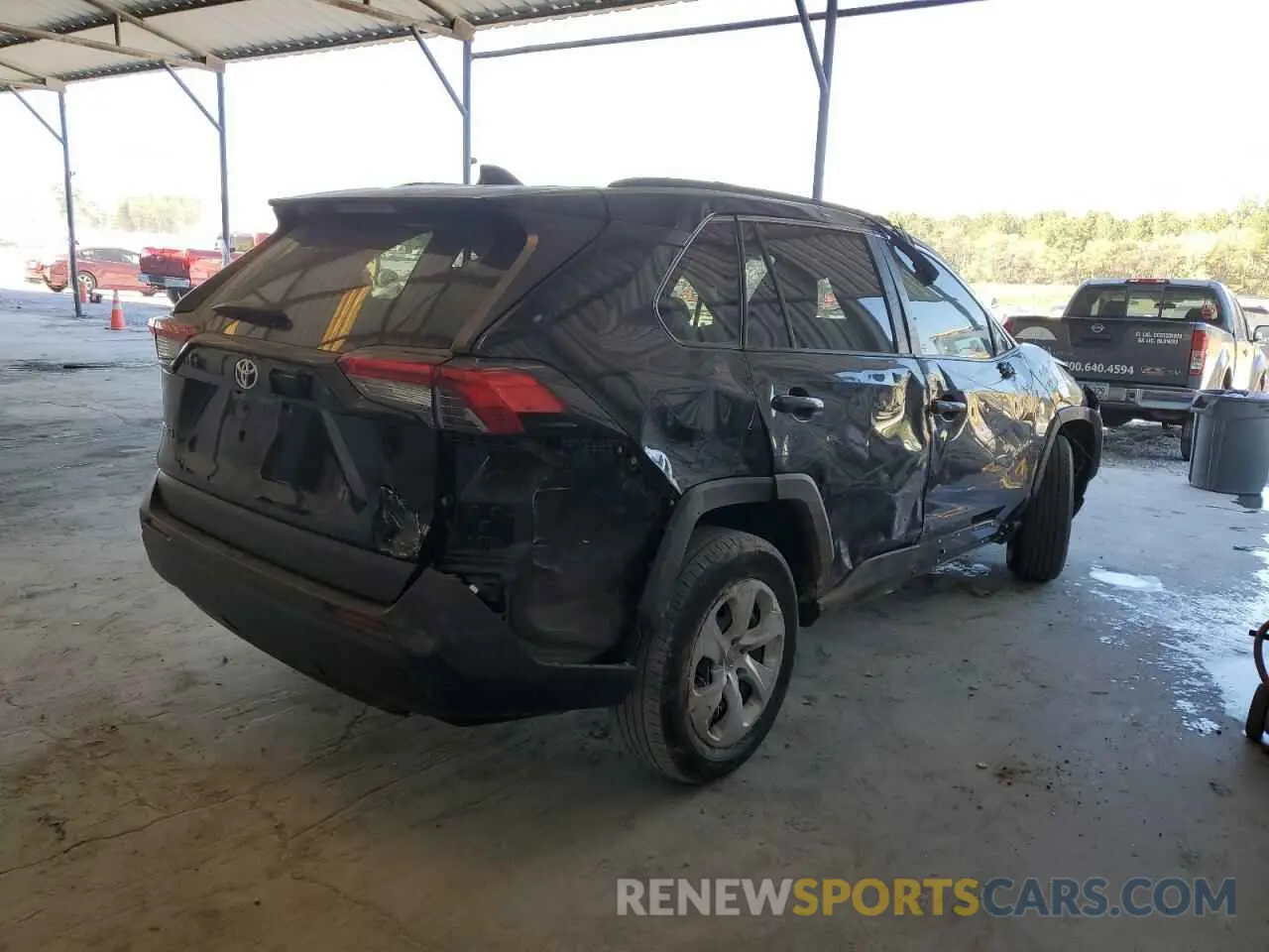 4 Photograph of a damaged car JTMH1RFV8KD037591 TOYOTA RAV4 2019