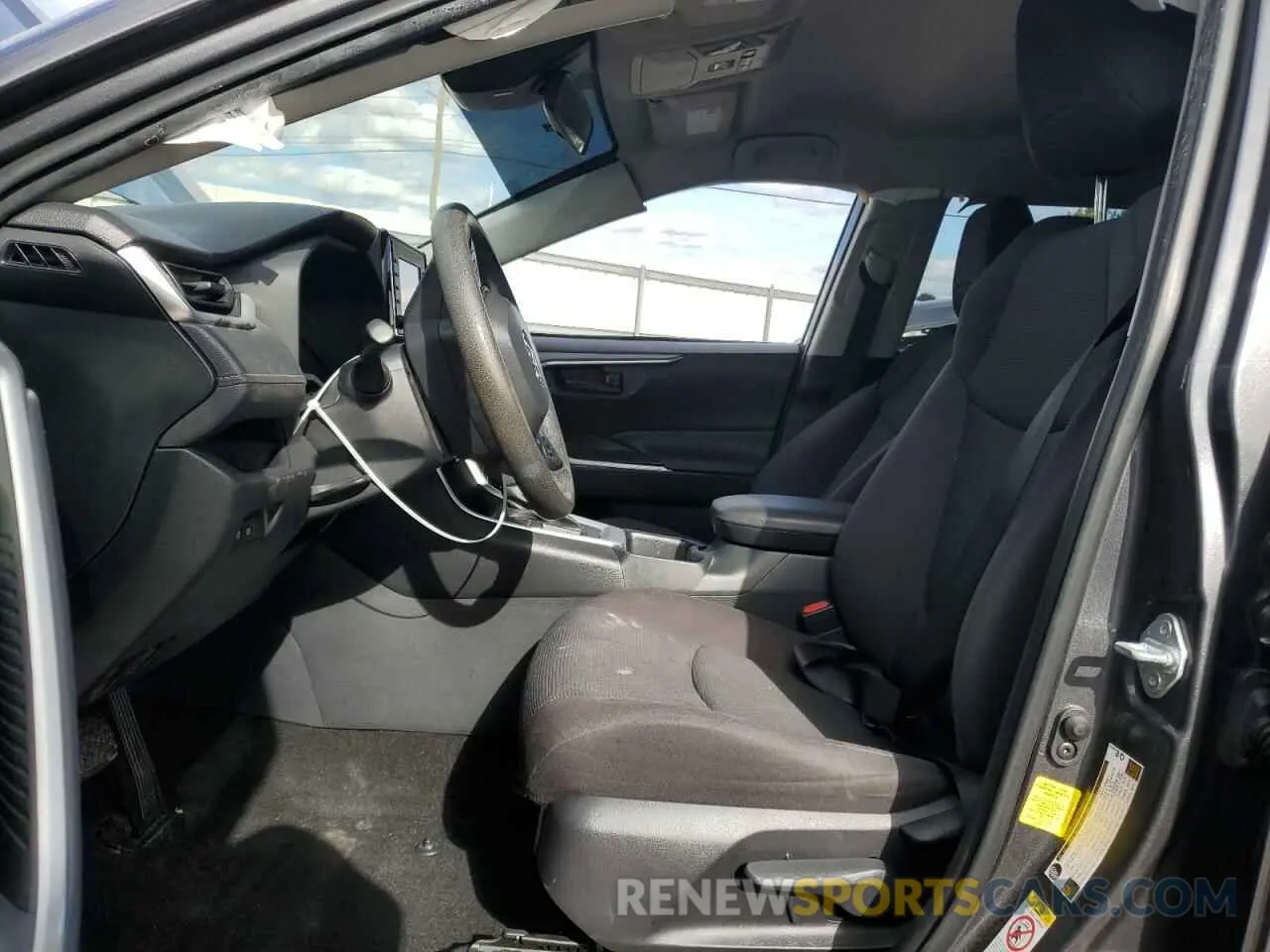 7 Фотография поврежденного автомобиля JTMH1RFV8KJ006553 TOYOTA RAV4 2019