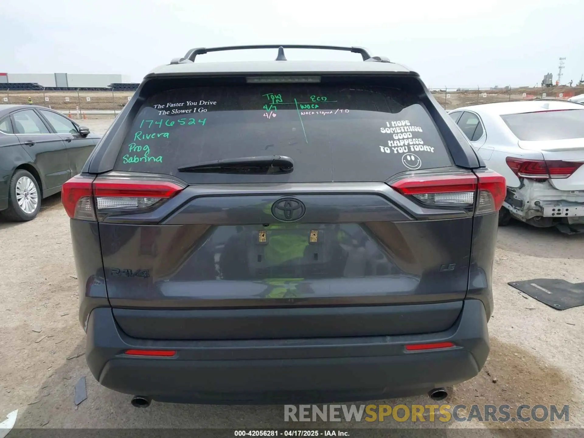 16 Фотография поврежденного автомобиля JTMH1RFV8KJ008304 TOYOTA RAV4 2019