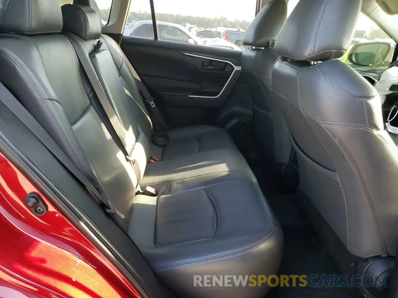 6 Photograph of a damaged car JTMH1RFV9KJ003824 TOYOTA RAV4 2019