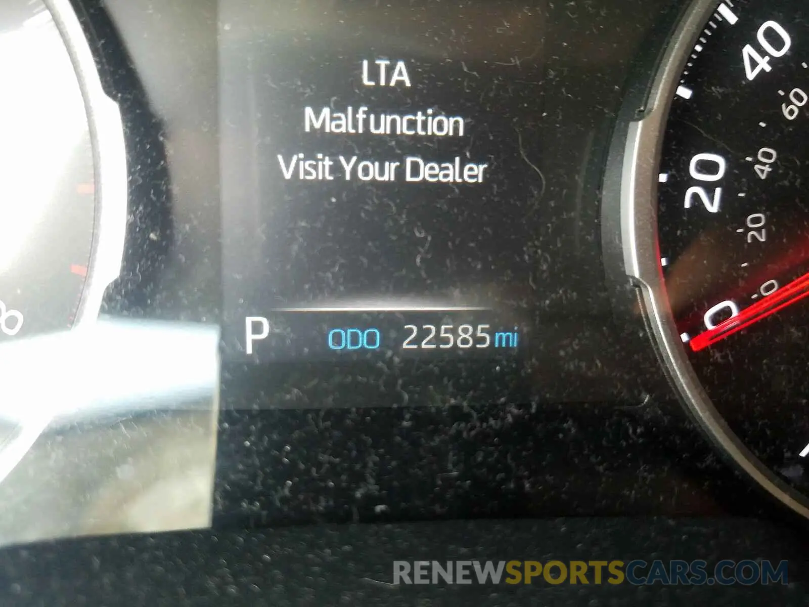 8 Photograph of a damaged car JTMH1RFVXKD002860 TOYOTA RAV4 2019