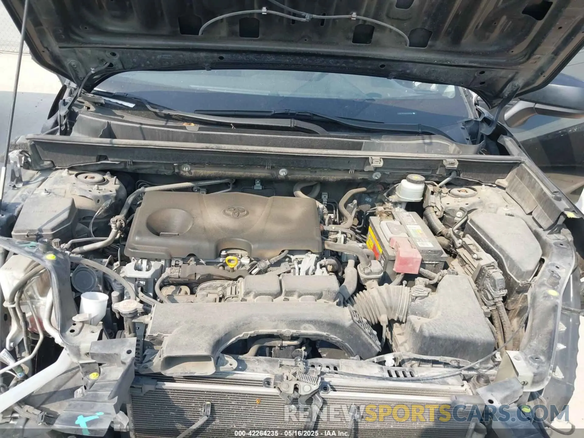 10 Photograph of a damaged car JTMH1RFVXKD035356 TOYOTA RAV4 2019