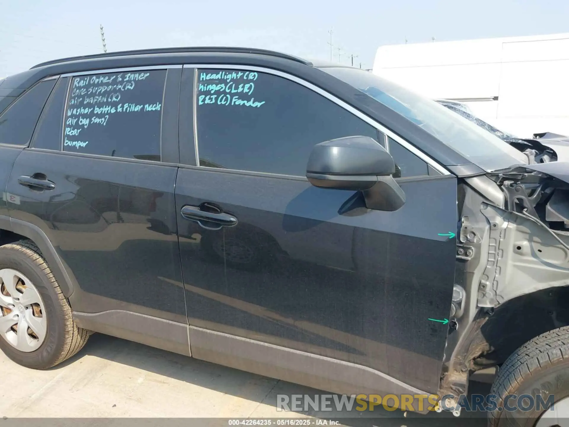 14 Photograph of a damaged car JTMH1RFVXKD035356 TOYOTA RAV4 2019