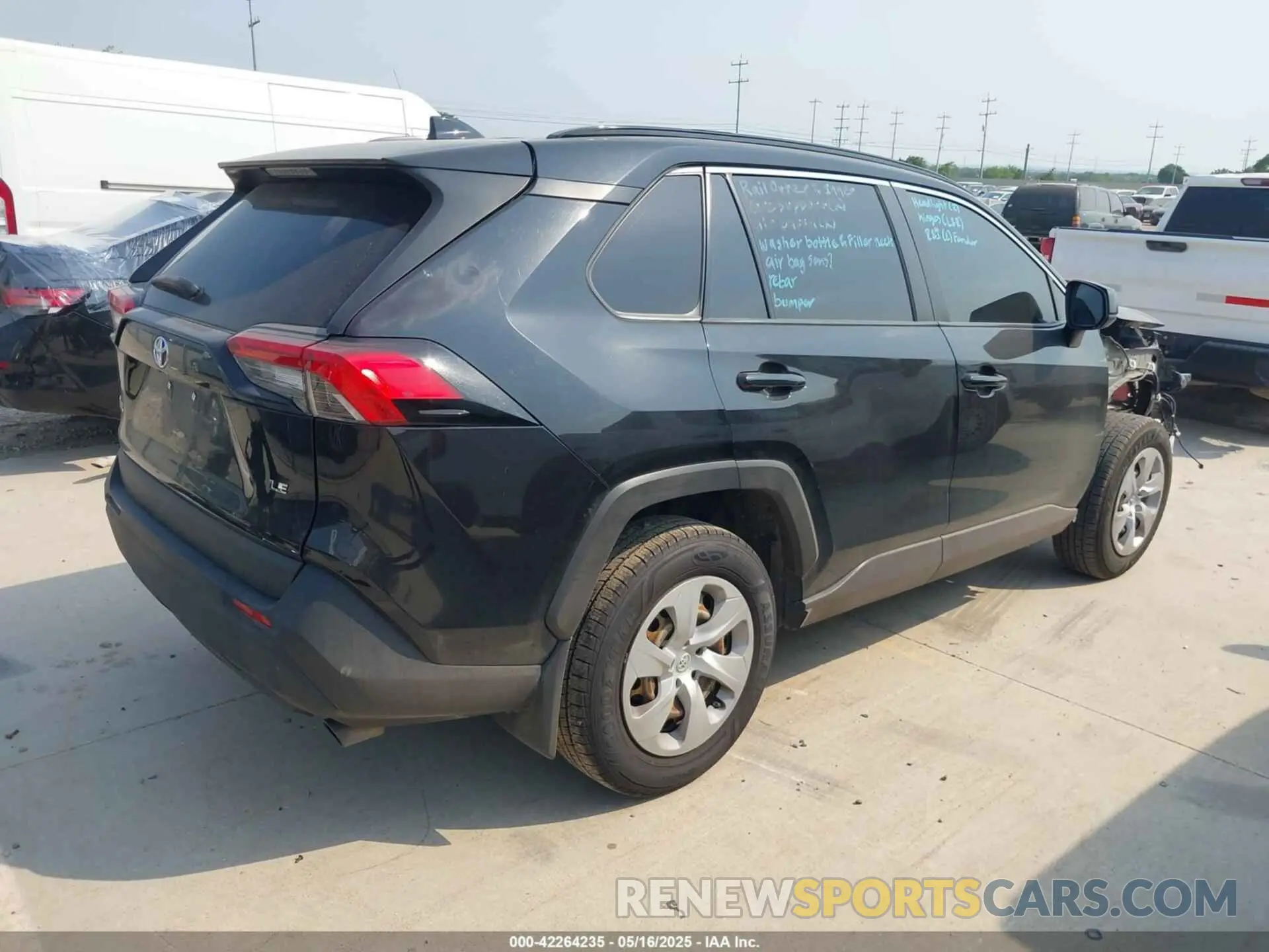 4 Photograph of a damaged car JTMH1RFVXKD035356 TOYOTA RAV4 2019