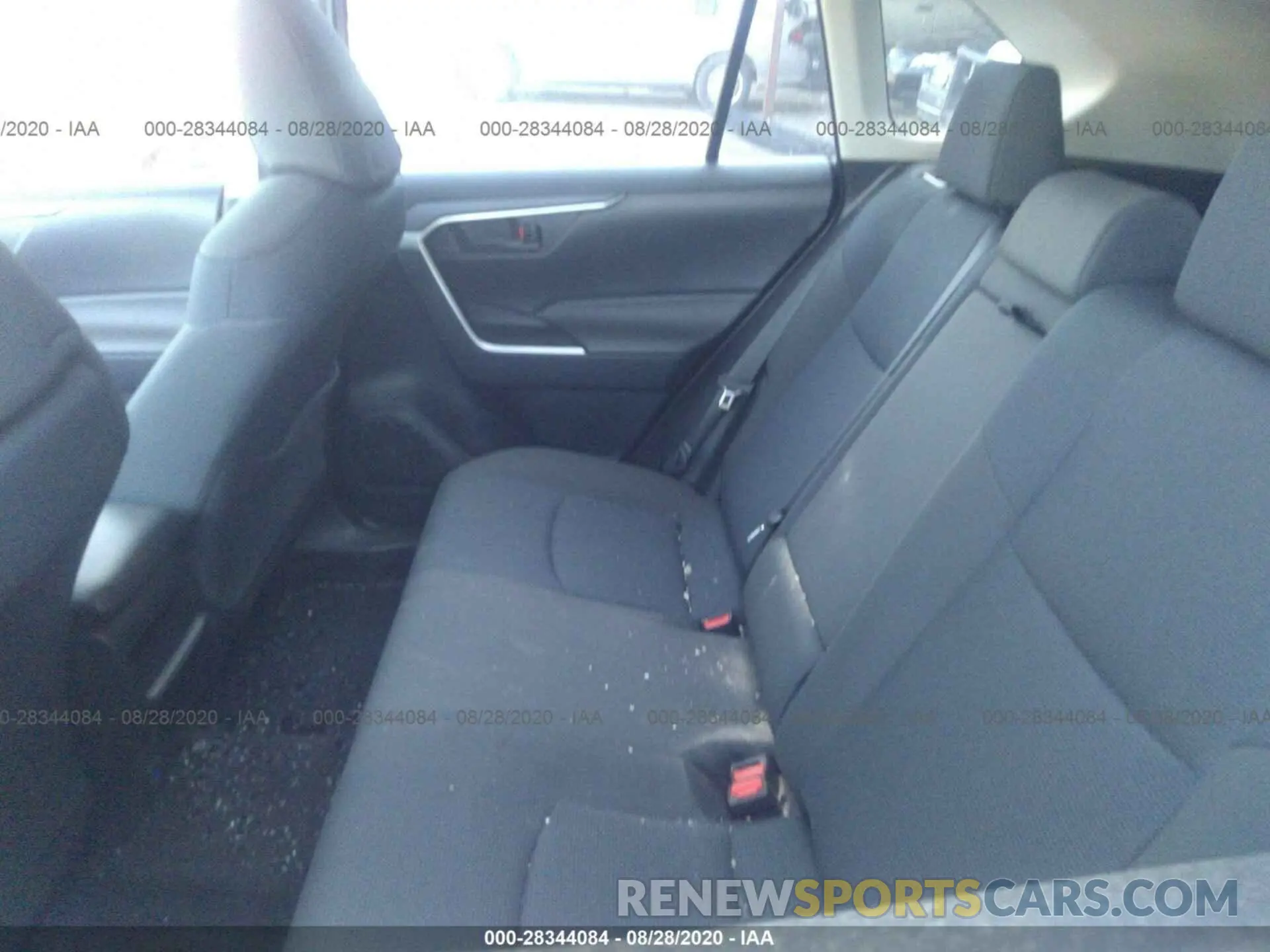 8 Фотография поврежденного автомобиля JTMH1RFVXKJ016923 TOYOTA RAV4 2019