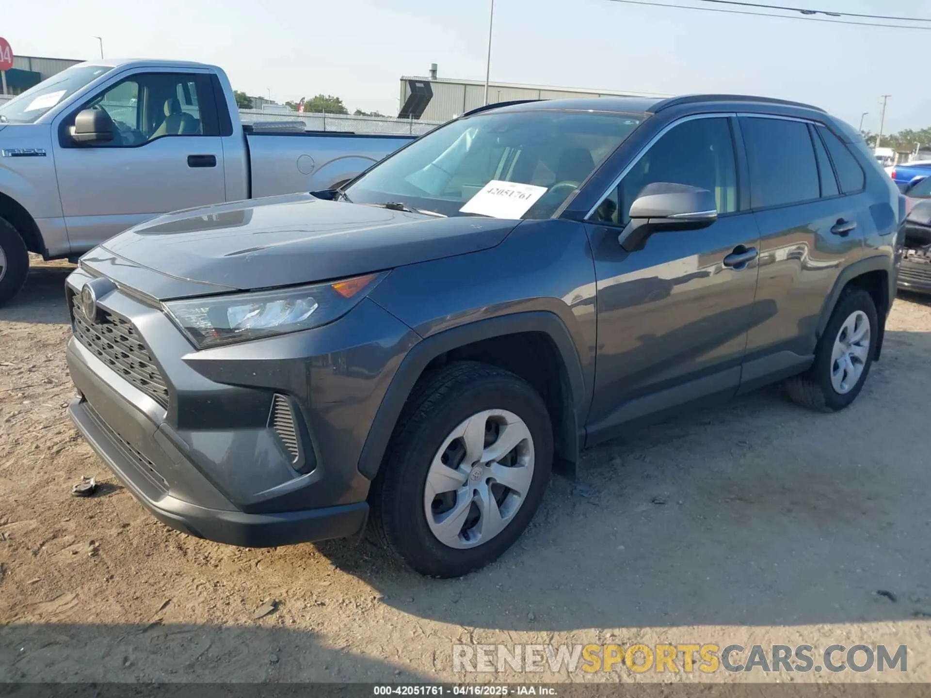 2 Фотография поврежденного автомобиля JTMK1RFV0KD003070 TOYOTA RAV4 2019