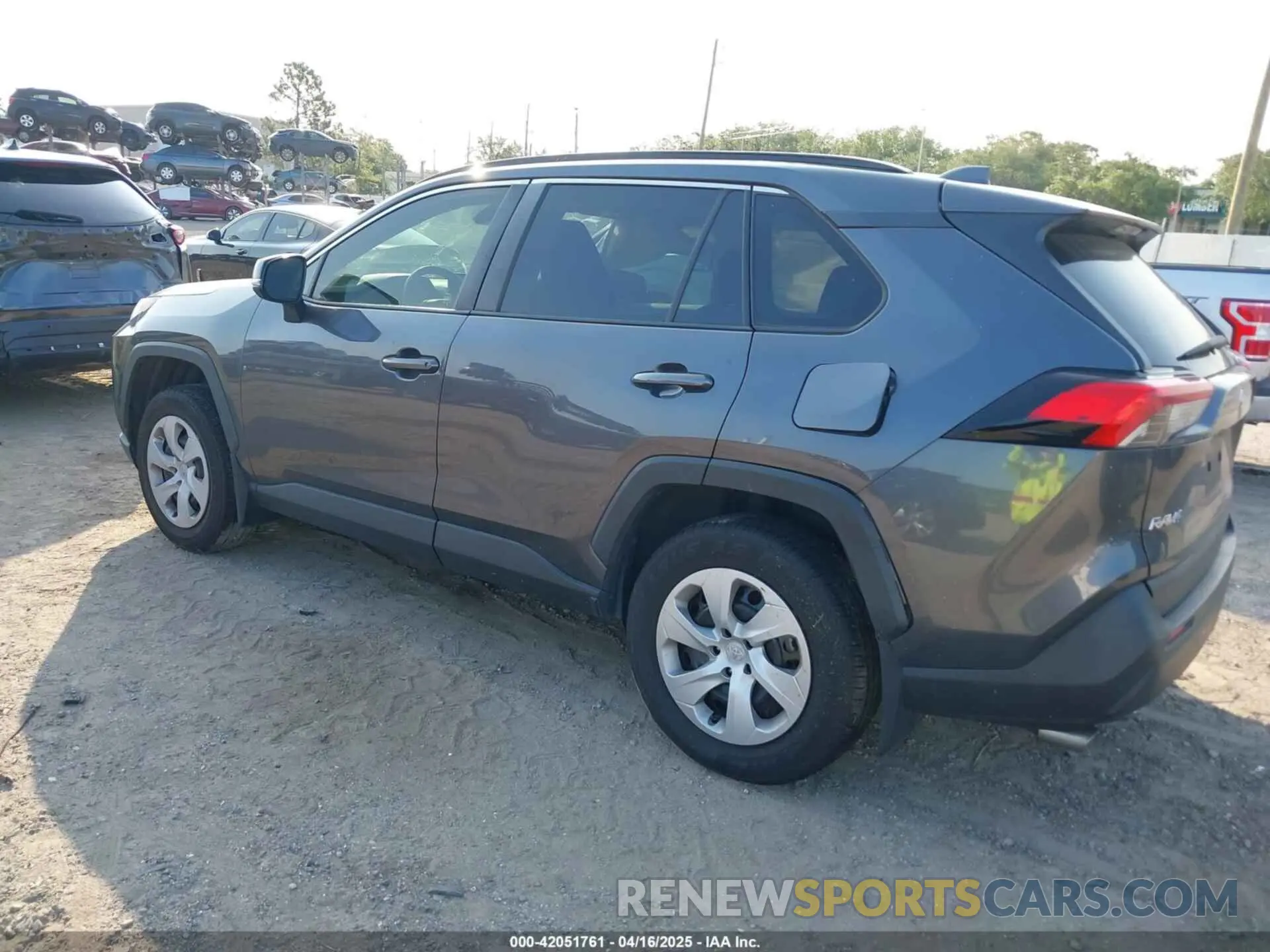 3 Фотография поврежденного автомобиля JTMK1RFV0KD003070 TOYOTA RAV4 2019