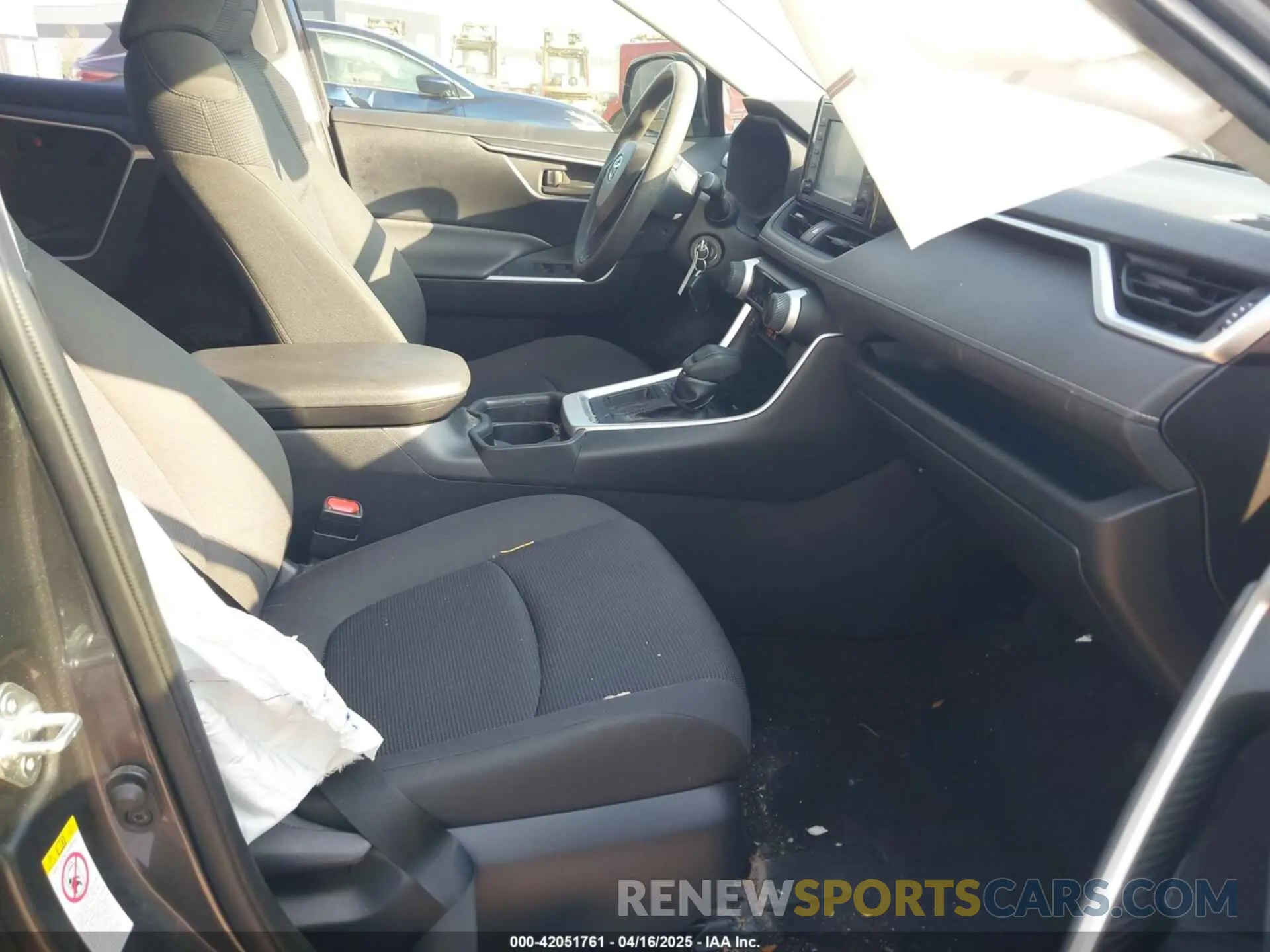5 Фотография поврежденного автомобиля JTMK1RFV0KD003070 TOYOTA RAV4 2019