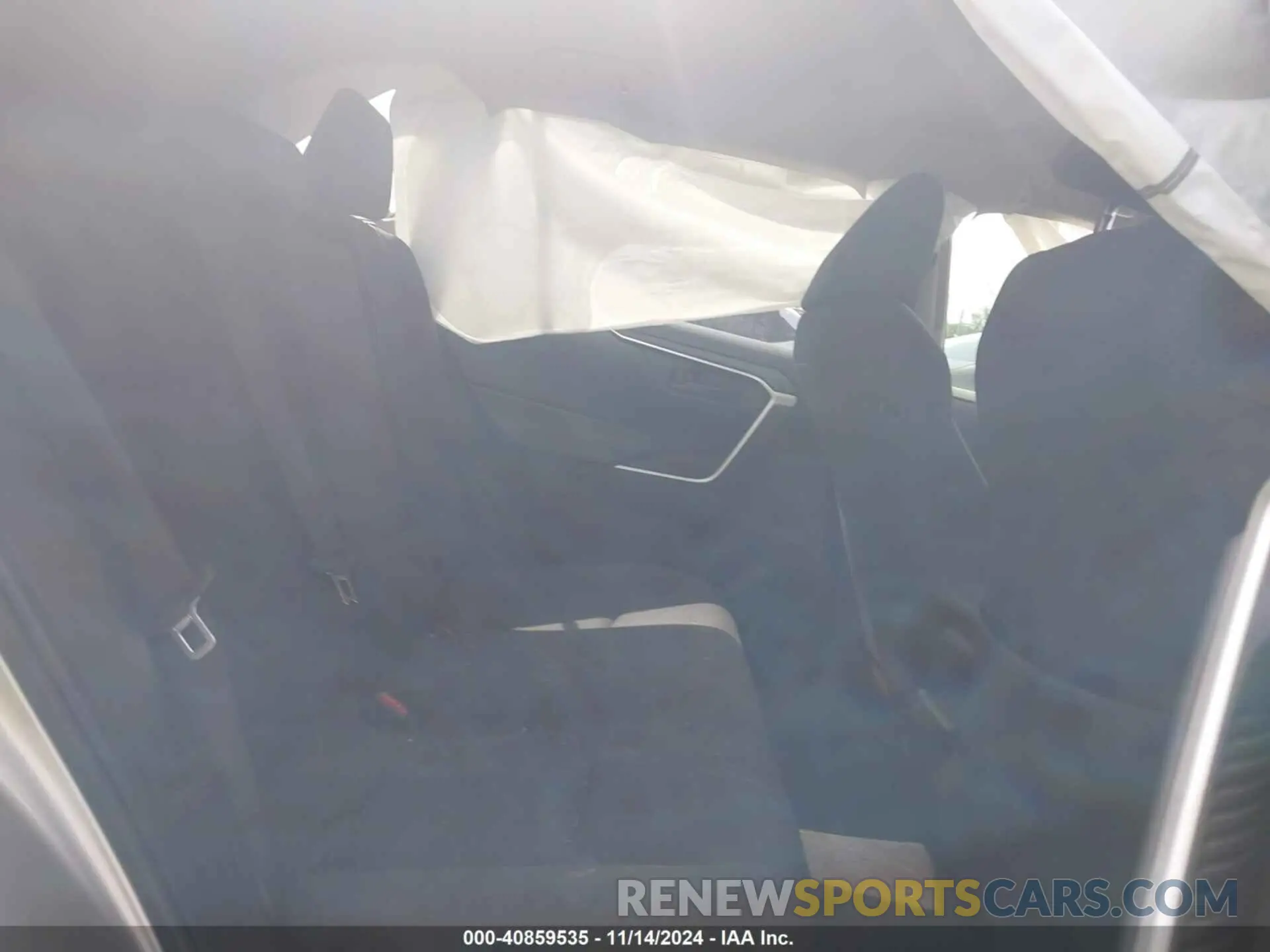 8 Photograph of a damaged car JTMK1RFV0KD502869 TOYOTA RAV4 2019