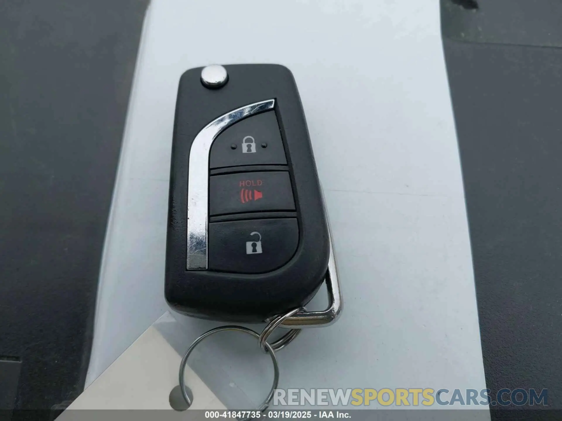 11 Фотография поврежденного автомобиля JTMK1RFV1KD002199 TOYOTA RAV4 2019