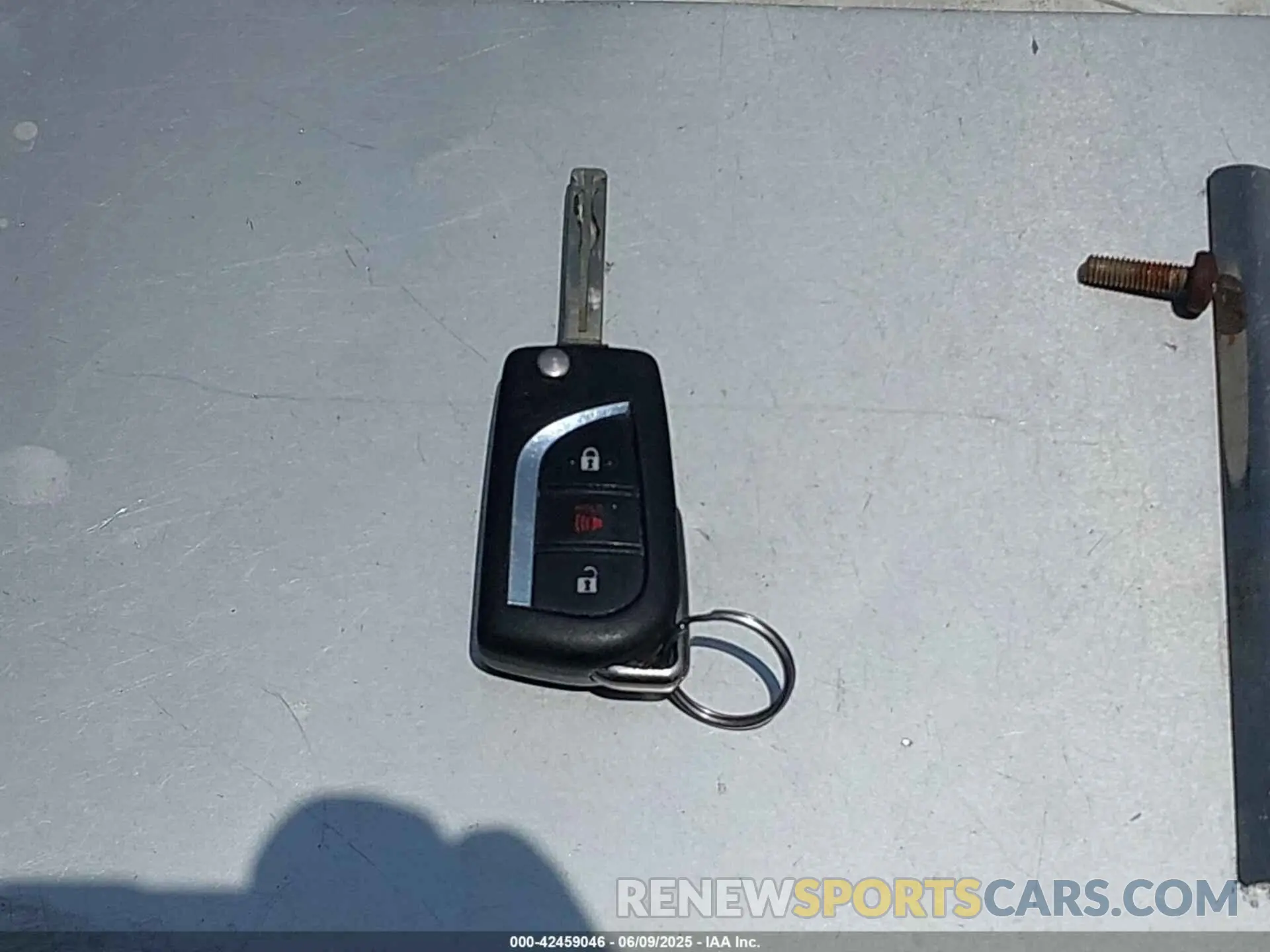 11 Photograph of a damaged car JTMK1RFV4KD025587 TOYOTA RAV4 2019