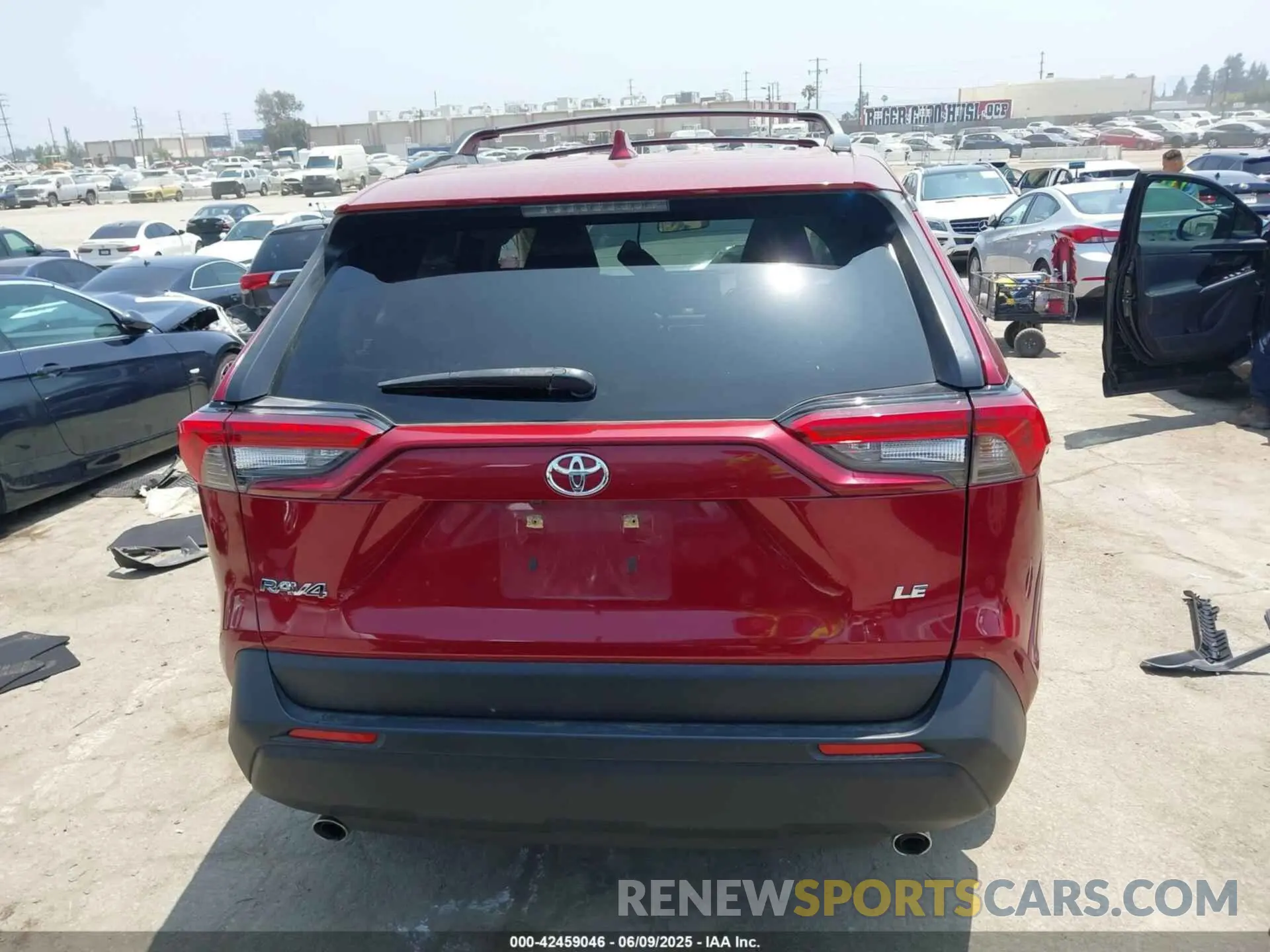 17 Photograph of a damaged car JTMK1RFV4KD025587 TOYOTA RAV4 2019