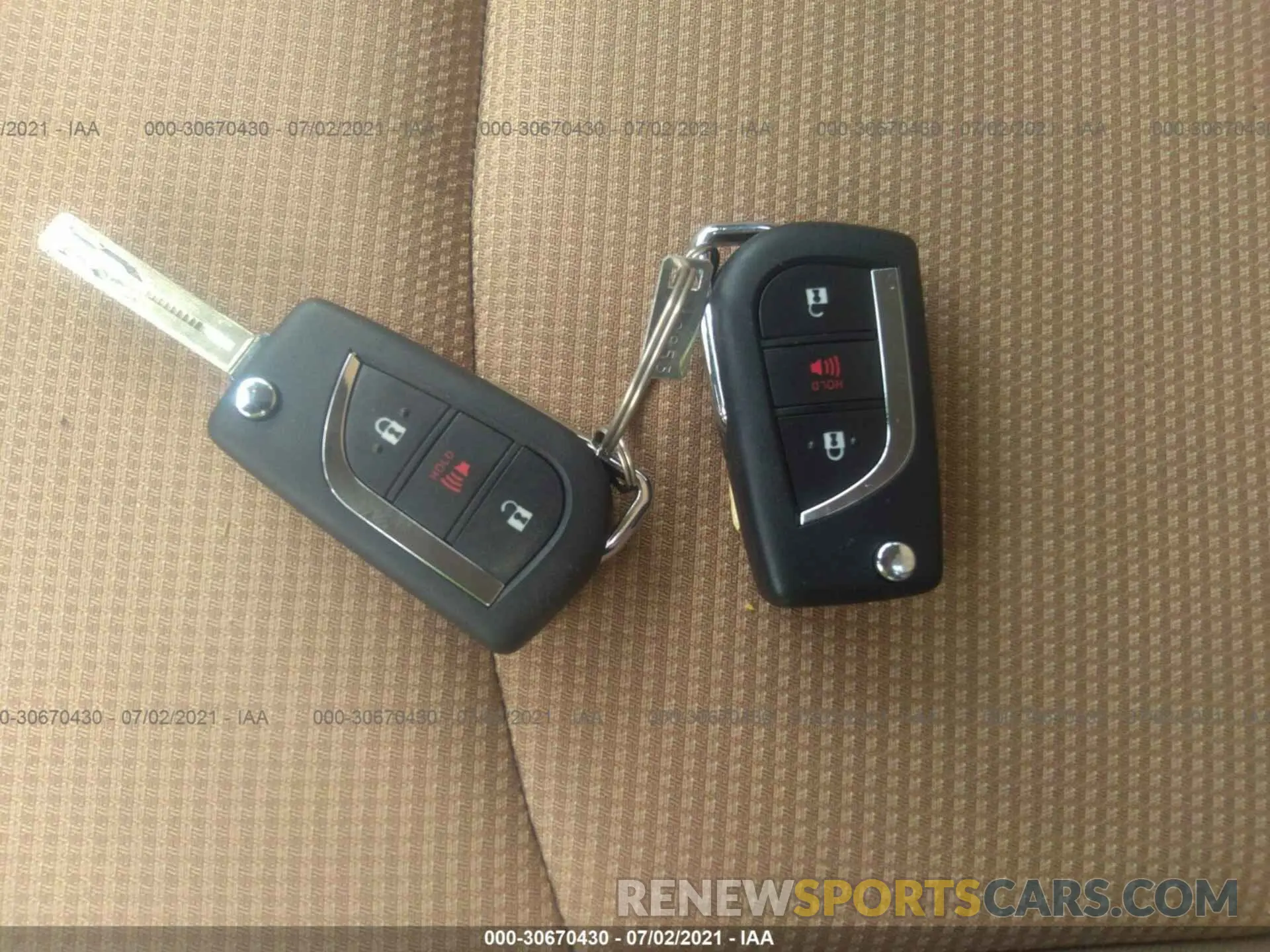11 Photograph of a damaged car JTMK1RFV4KJ014607 TOYOTA RAV4 2019