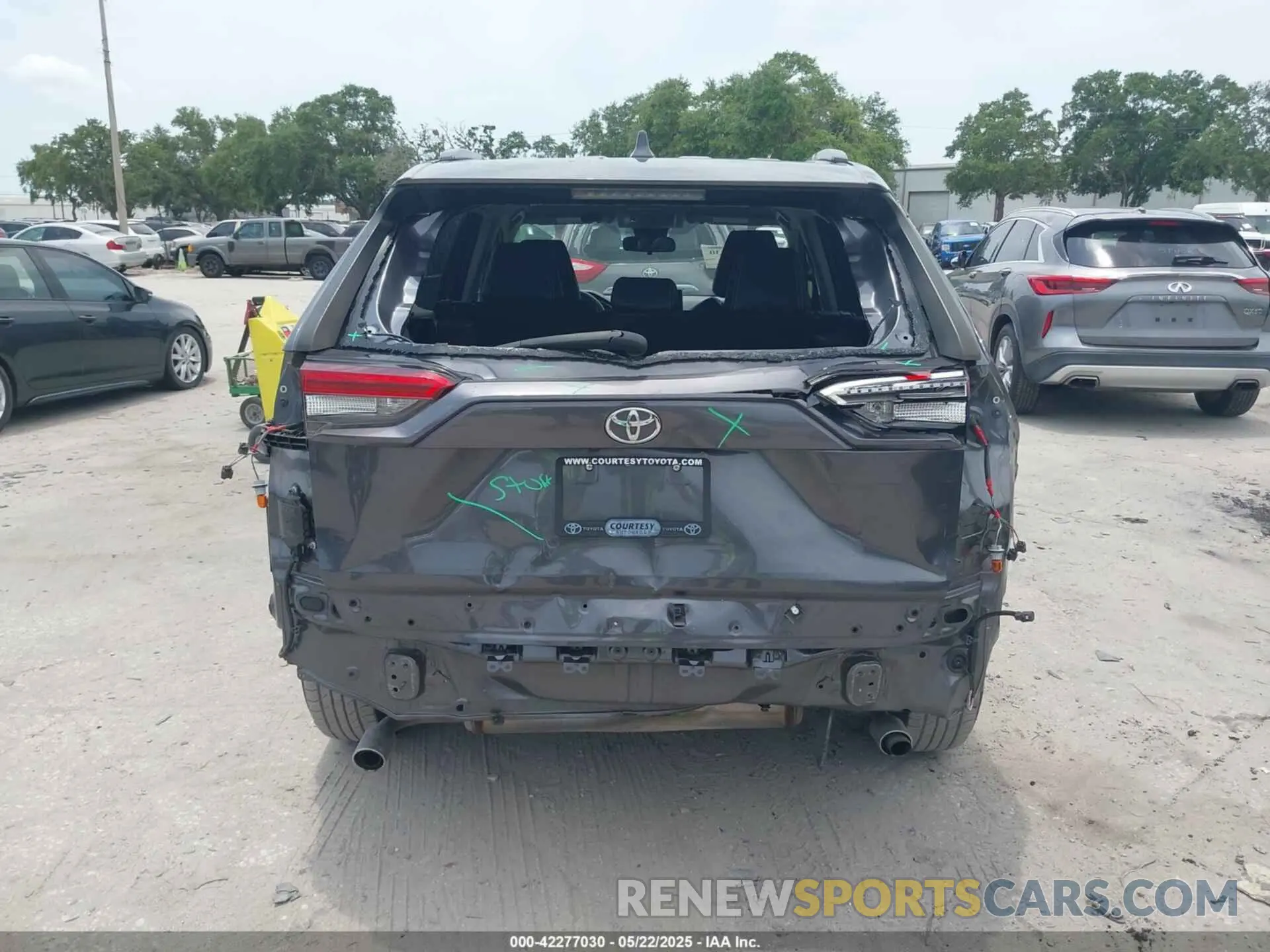 16 Photograph of a damaged car JTMK1RFV5KD006076 TOYOTA RAV4 2019