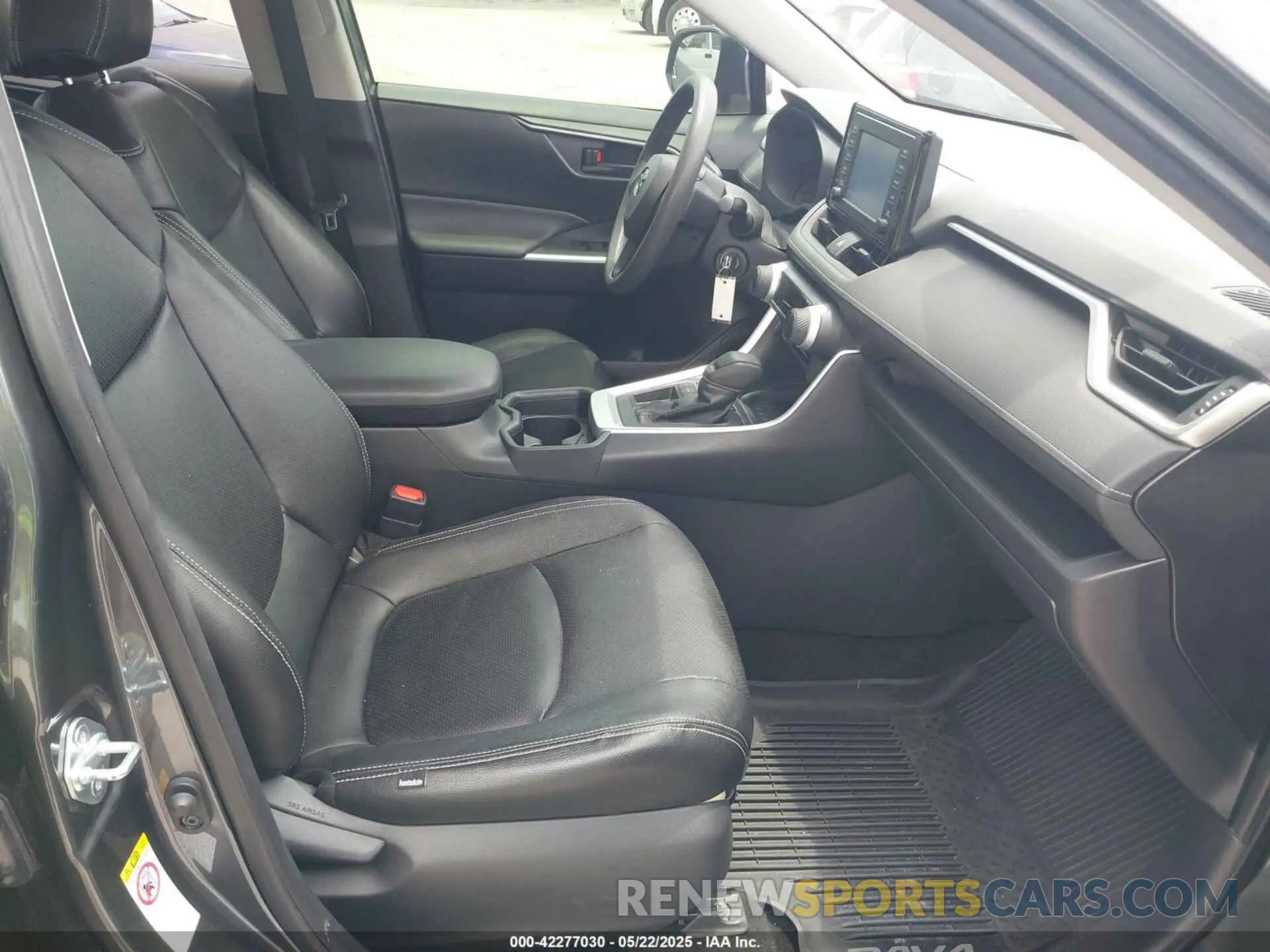 5 Photograph of a damaged car JTMK1RFV5KD006076 TOYOTA RAV4 2019