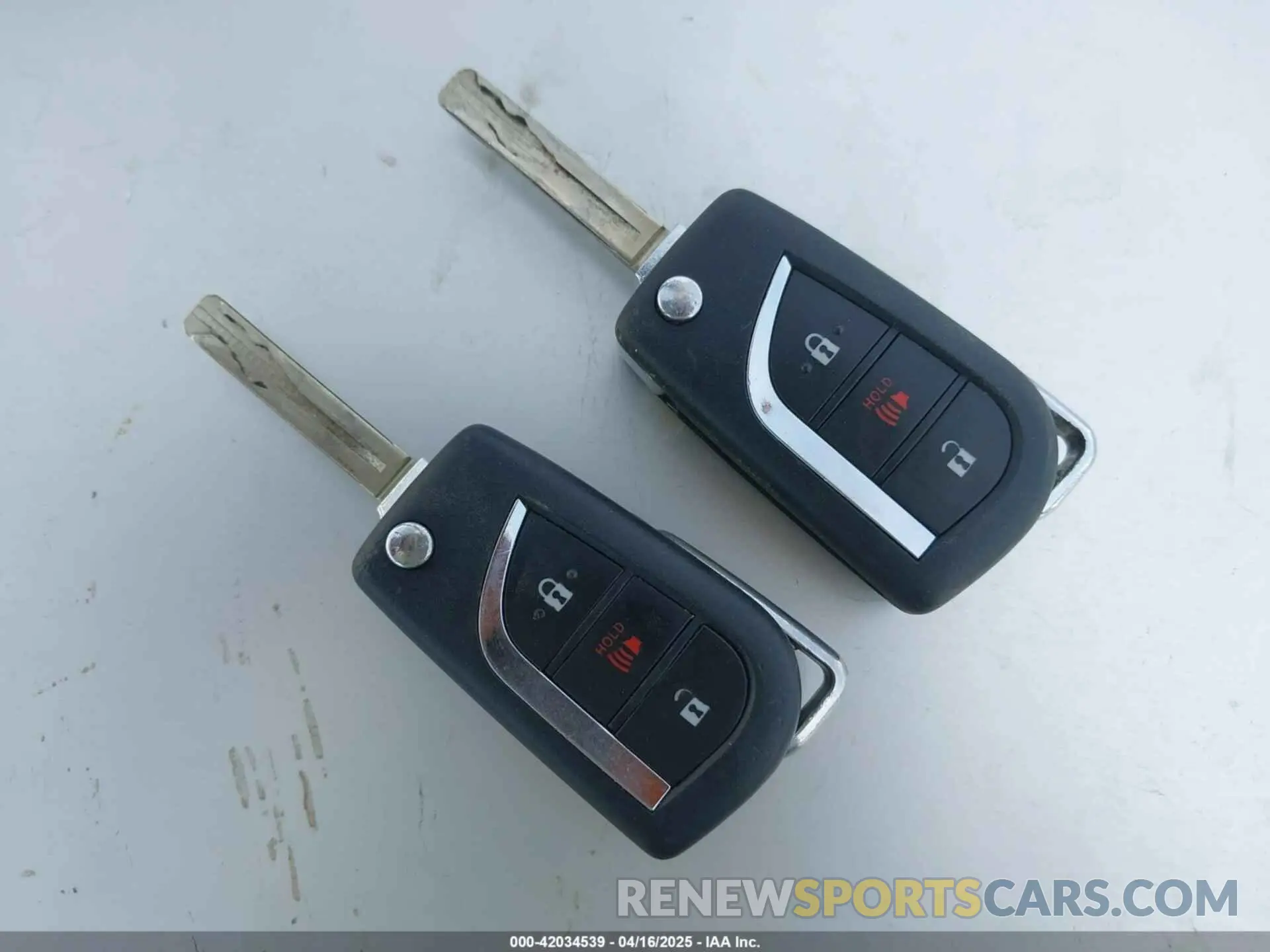 11 Photograph of a damaged car JTMK1RFV5KD020320 TOYOTA RAV4 2019