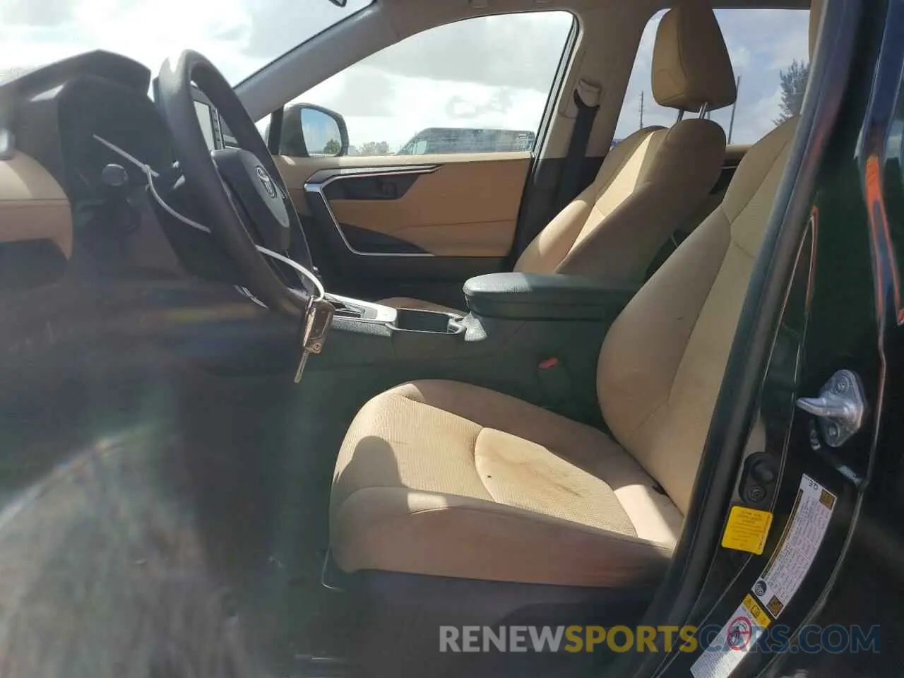 7 Фотография поврежденного автомобиля JTMK1RFVXKD009961 TOYOTA RAV4 2019