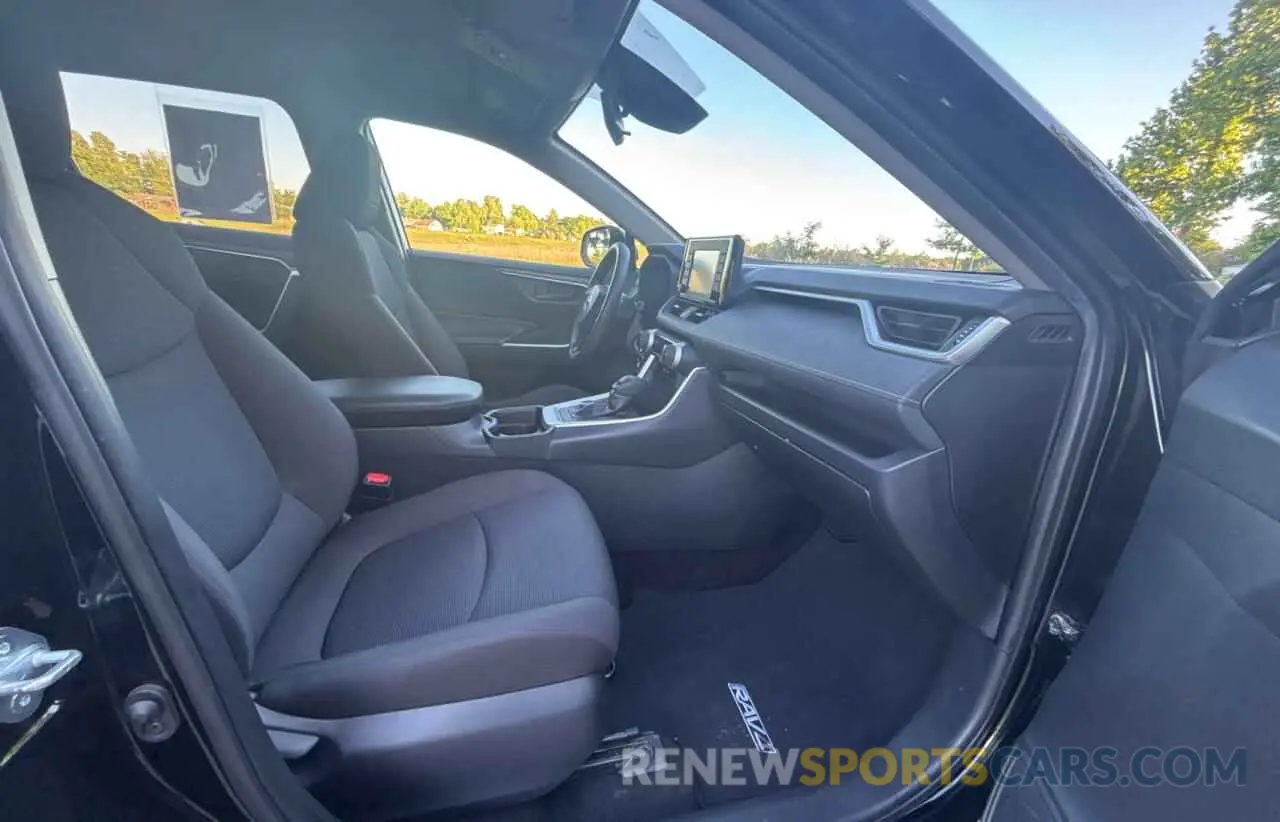5 Photograph of a damaged car JTMLWRFV4KD512035 TOYOTA RAV4 2019