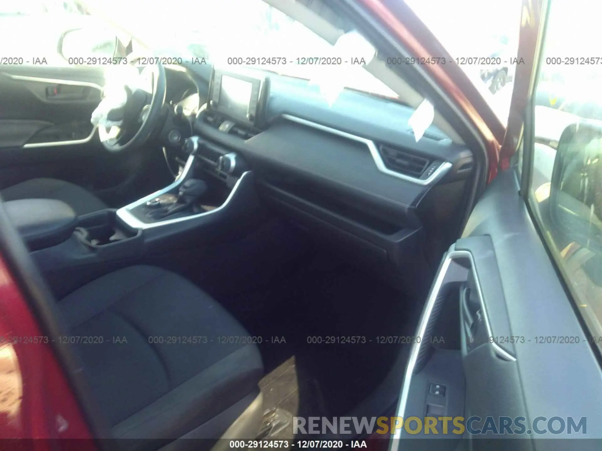 5 Photograph of a damaged car JTMLWRFV8KD022794 TOYOTA RAV4 2019