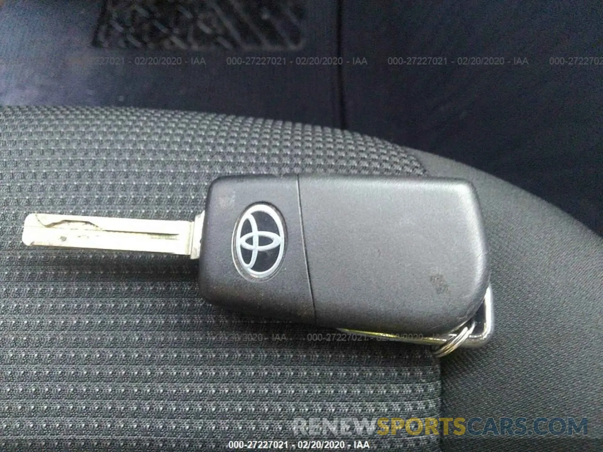 11 Фотография поврежденного автомобиля JTMLWRFV9KD025848 TOYOTA RAV4 2019