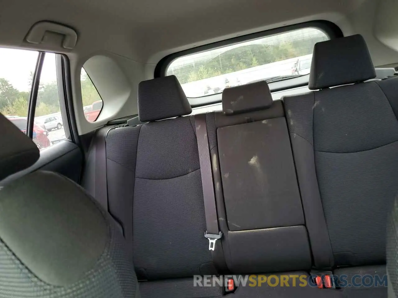 10 Photograph of a damaged car JTMMWRFV1KD032992 TOYOTA RAV4 2019