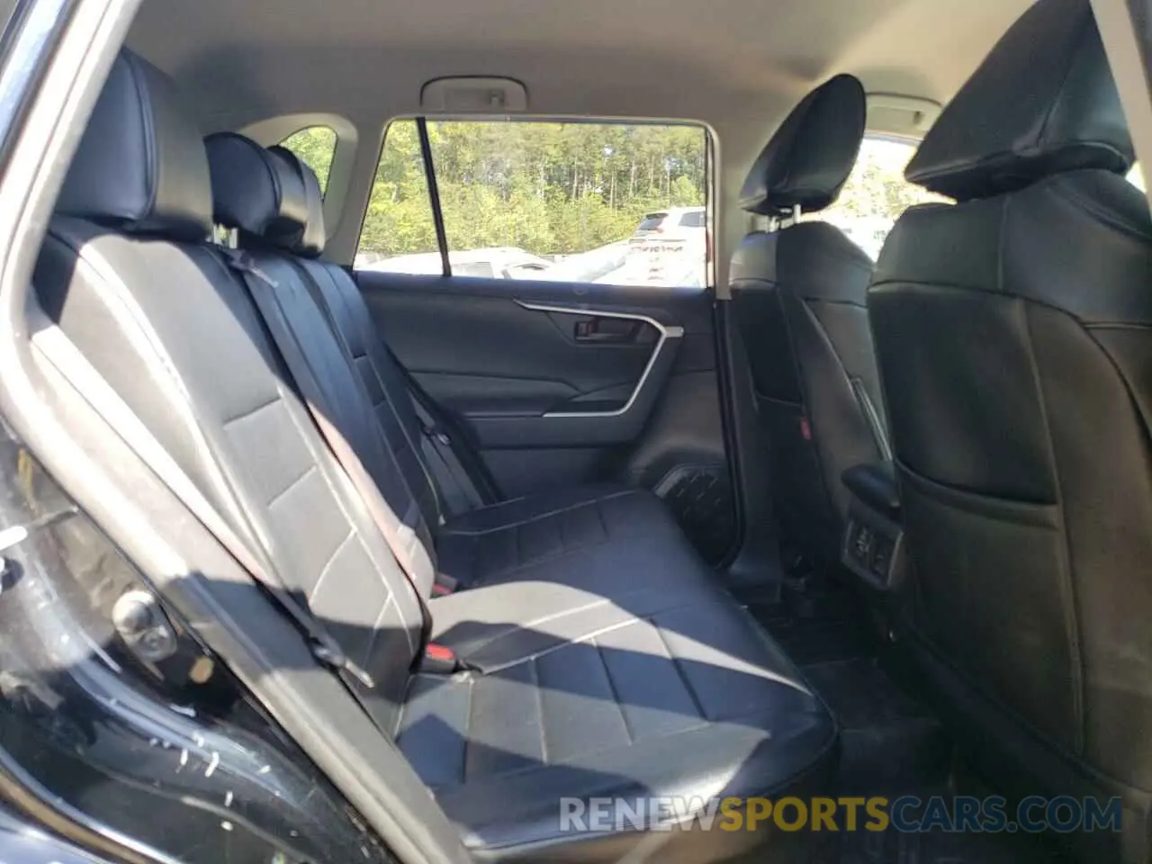 11 Фотография поврежденного автомобиля JTMMWRFV2KD021225 TOYOTA RAV4 2019