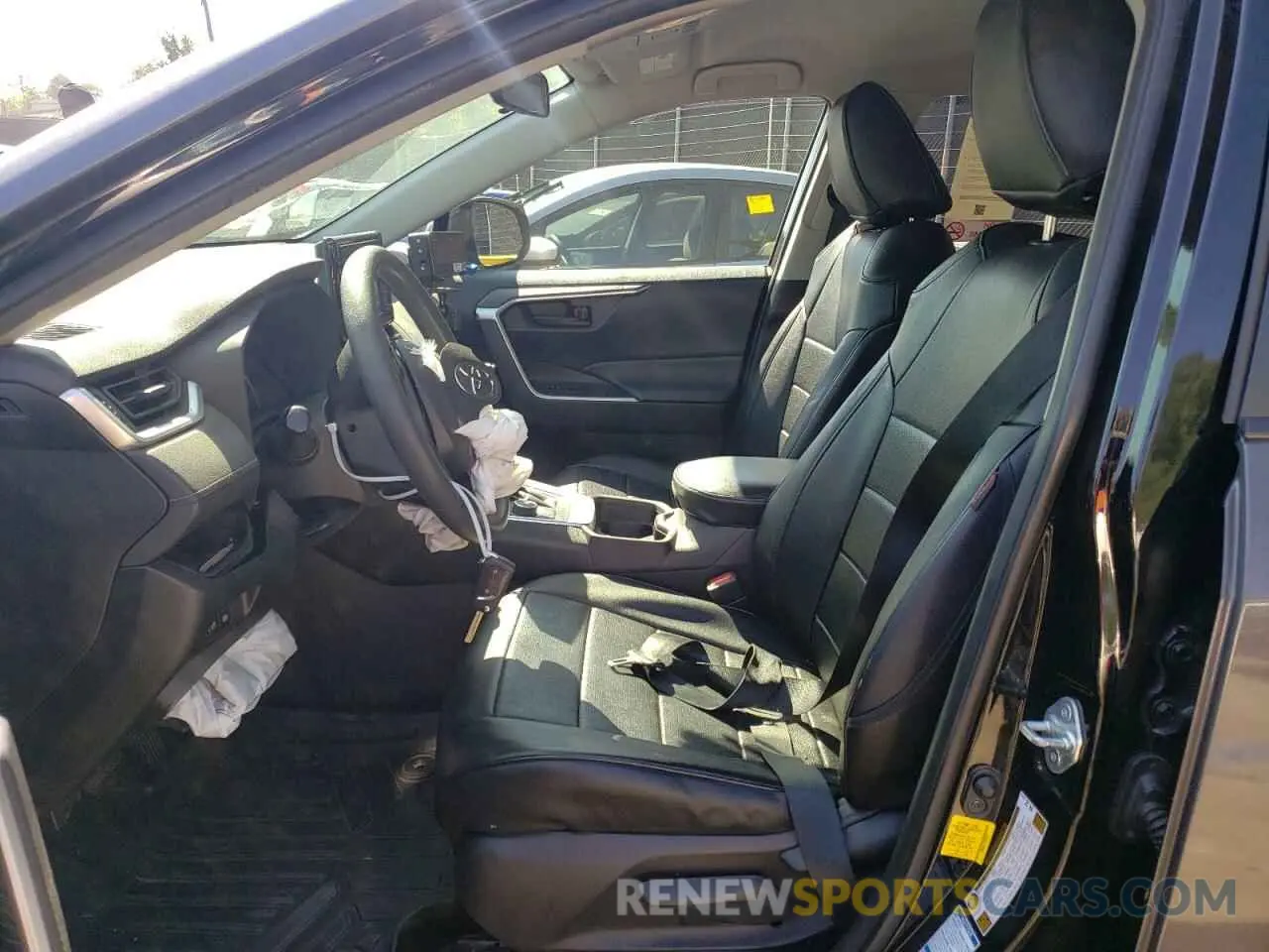 7 Фотография поврежденного автомобиля JTMMWRFV2KD021225 TOYOTA RAV4 2019