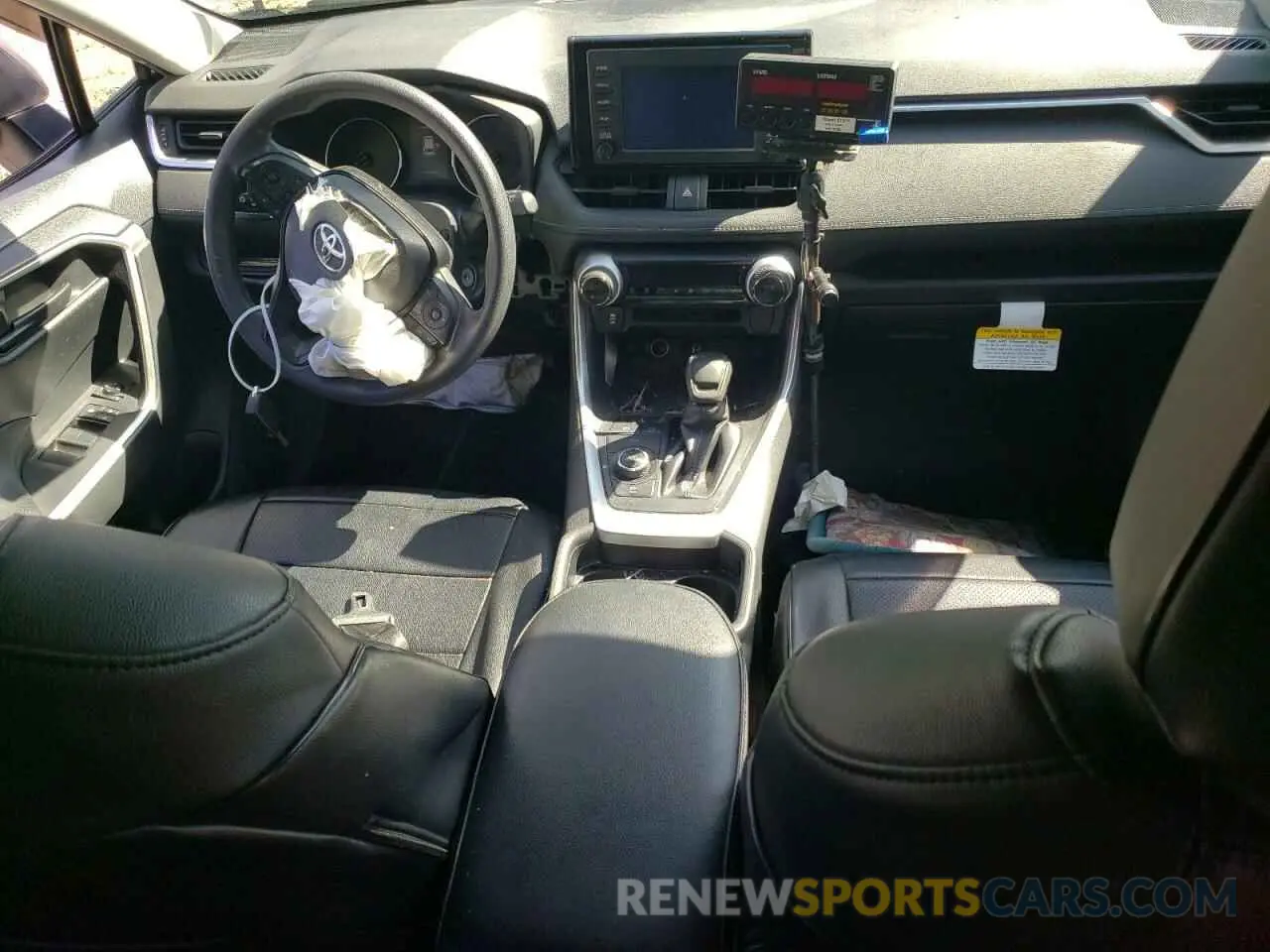 8 Фотография поврежденного автомобиля JTMMWRFV2KD021225 TOYOTA RAV4 2019