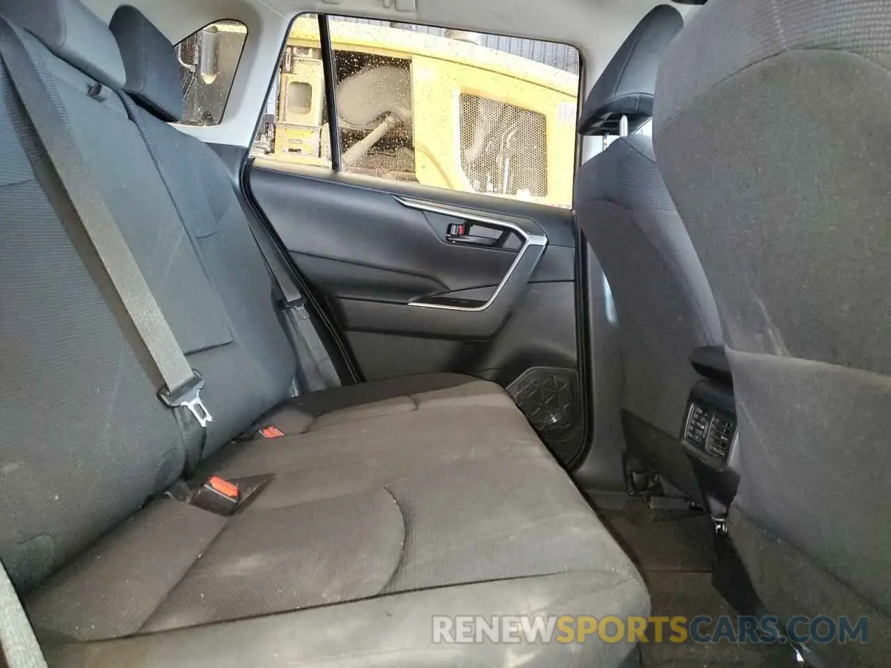 11 Фотография поврежденного автомобиля JTMMWRFV3KD503931 TOYOTA RAV4 2019