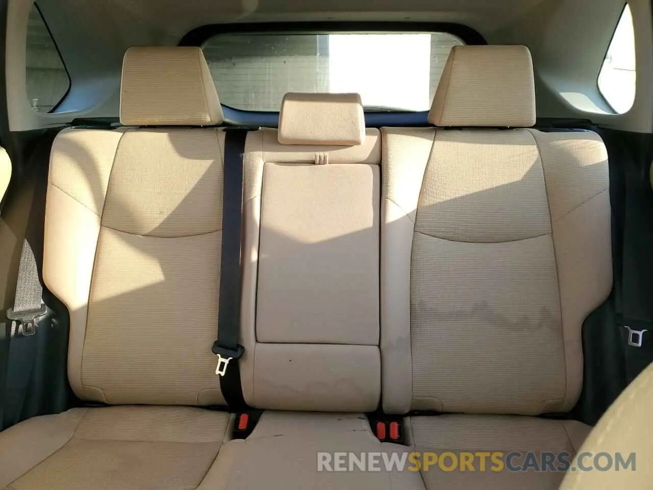 10 Фотография поврежденного автомобиля JTMMWRFV4KD002997 TOYOTA RAV4 2019