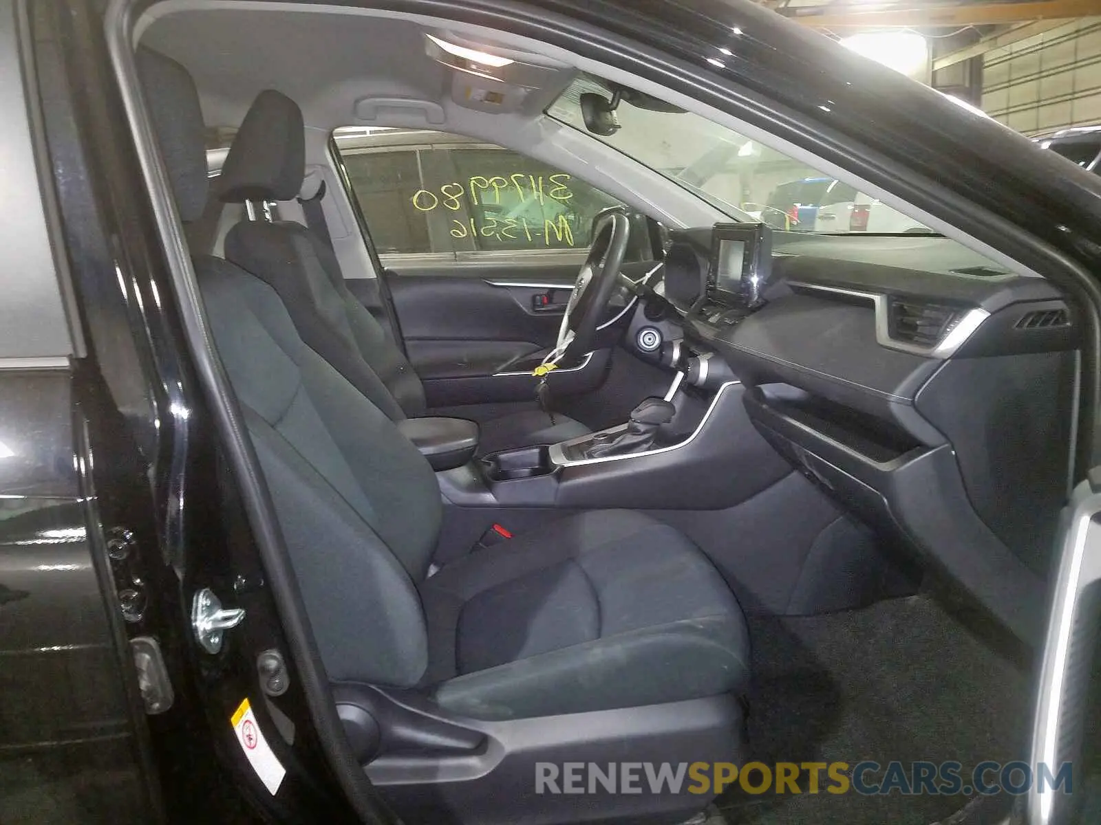 5 Photograph of a damaged car JTMMWRFV7KD013489 TOYOTA RAV4 2019