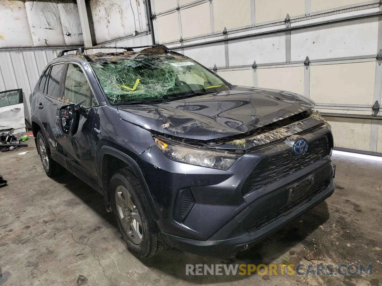 1 Photograph of a damaged car JTMMWRFV8KD005823 TOYOTA RAV4 2019