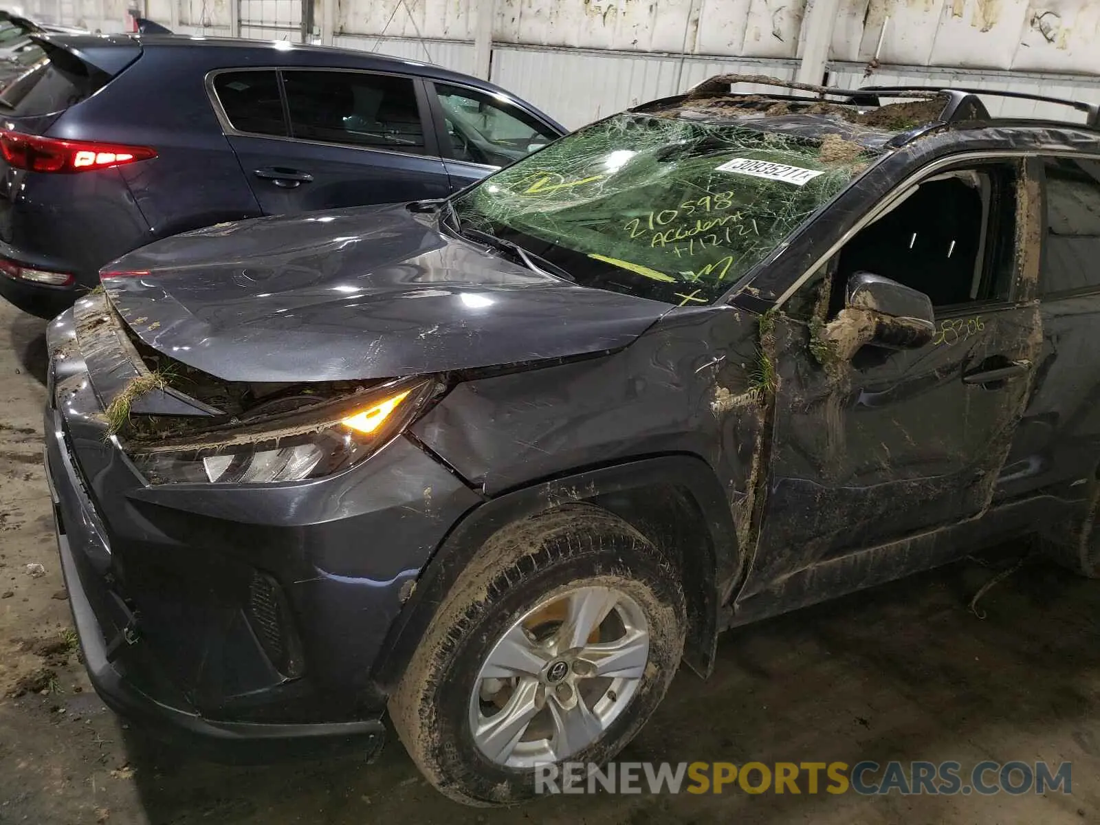 9 Photograph of a damaged car JTMMWRFV8KD005823 TOYOTA RAV4 2019