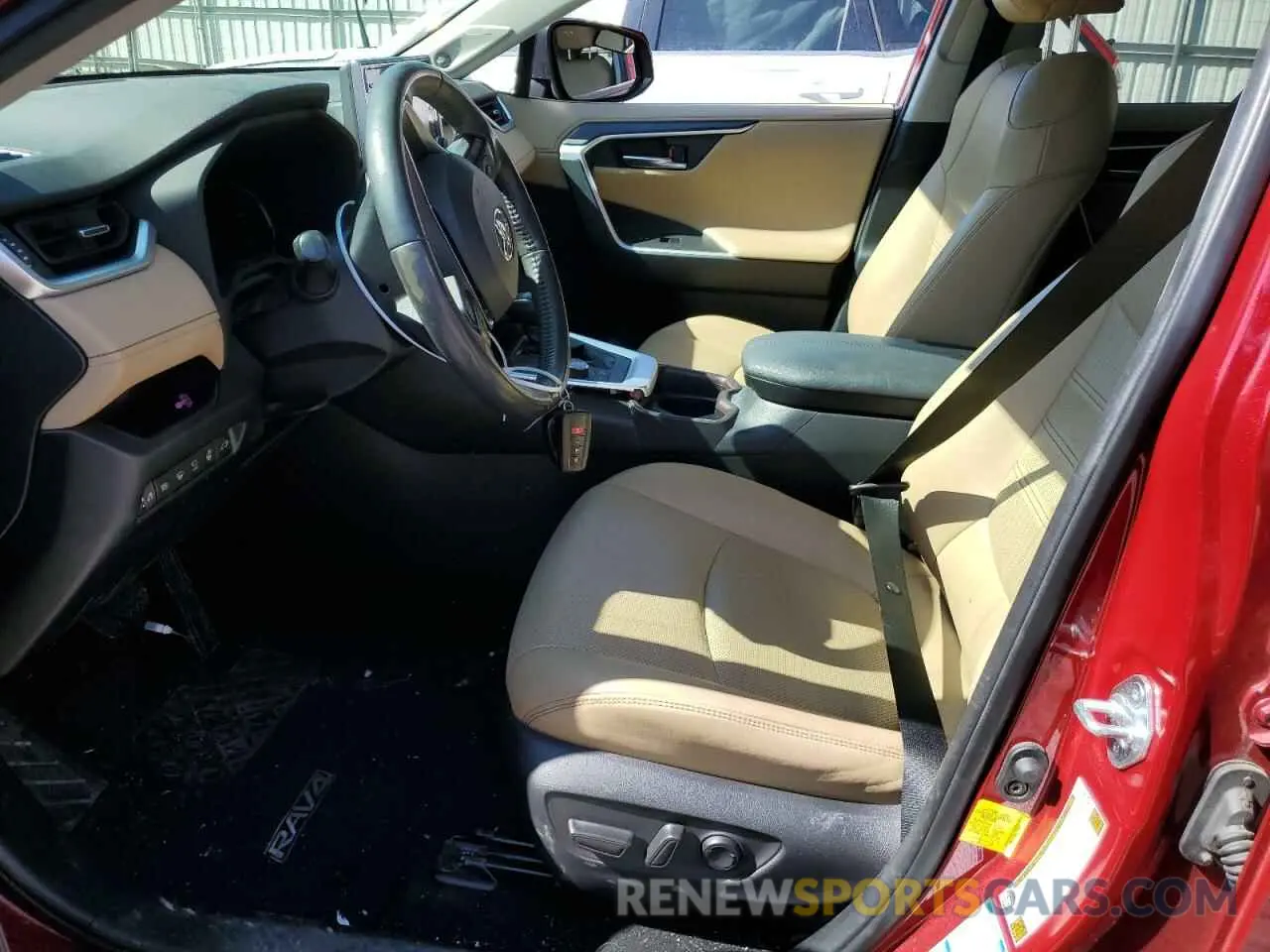 7 Фотография поврежденного автомобиля JTMN1RFV0KD512329 TOYOTA RAV4 2019