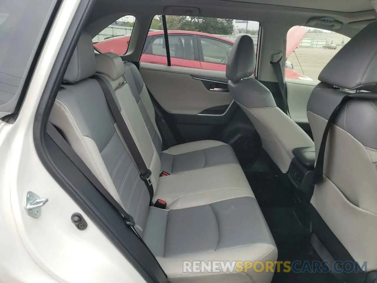12 Photograph of a damaged car JTMN1RFV0KD515487 TOYOTA RAV4 2019