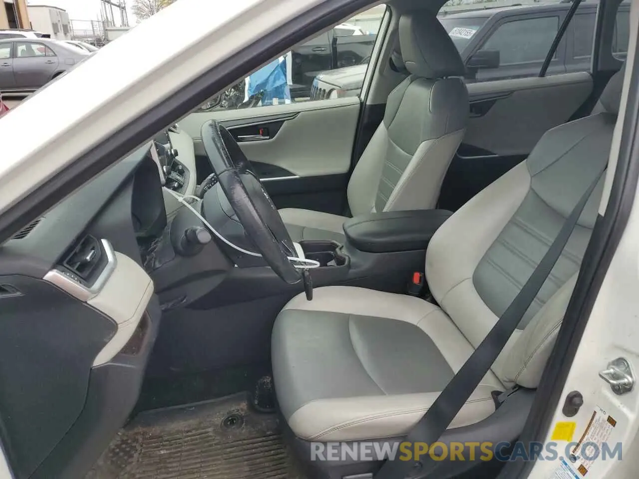 7 Photograph of a damaged car JTMN1RFV0KD515487 TOYOTA RAV4 2019