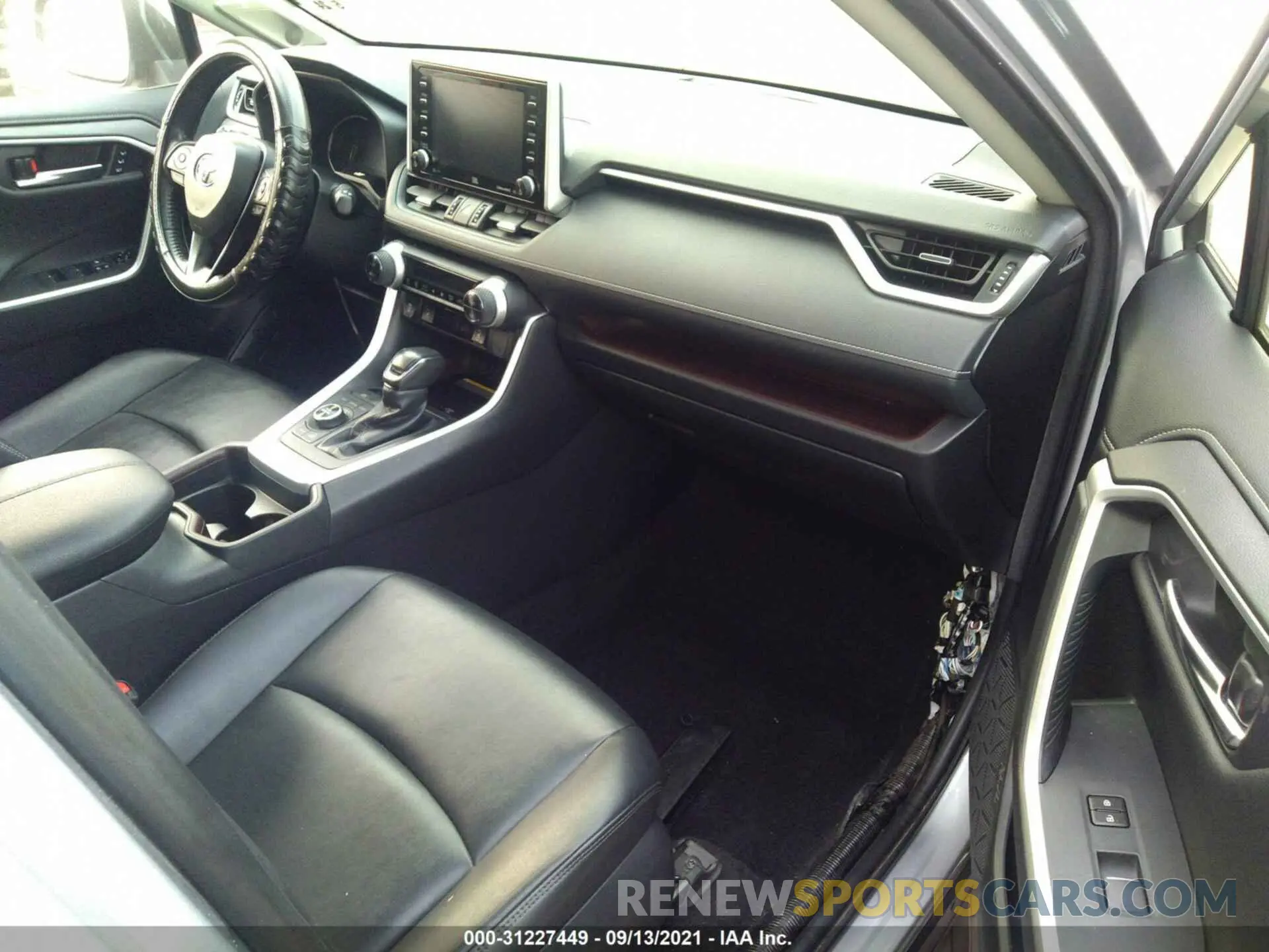 5 Photograph of a damaged car JTMN1RFV2KD508539 TOYOTA RAV4 2019