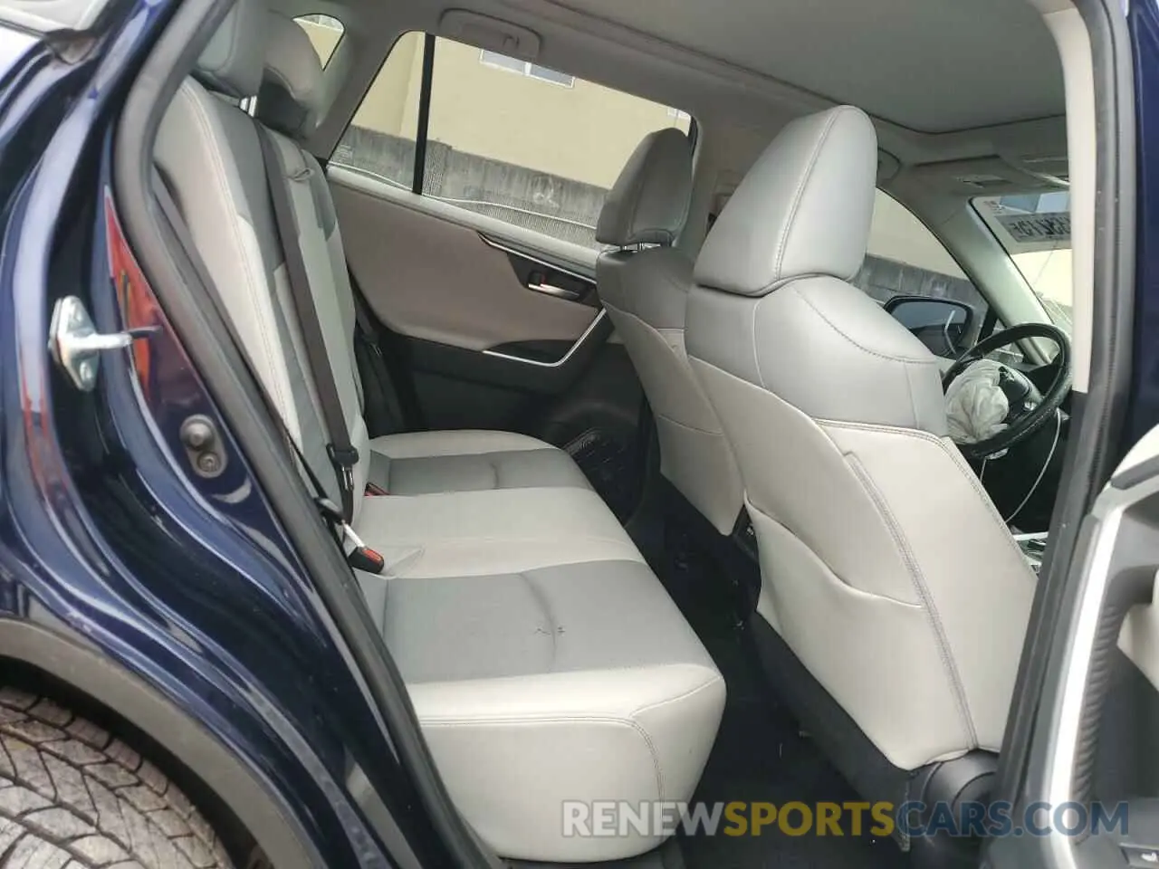 11 Photograph of a damaged car JTMN1RFV3KD519307 TOYOTA RAV4 2019