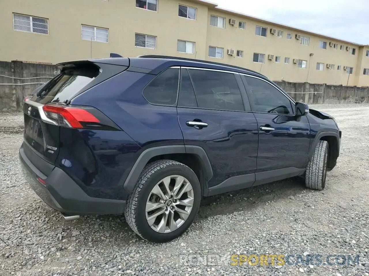 3 Photograph of a damaged car JTMN1RFV3KD519307 TOYOTA RAV4 2019