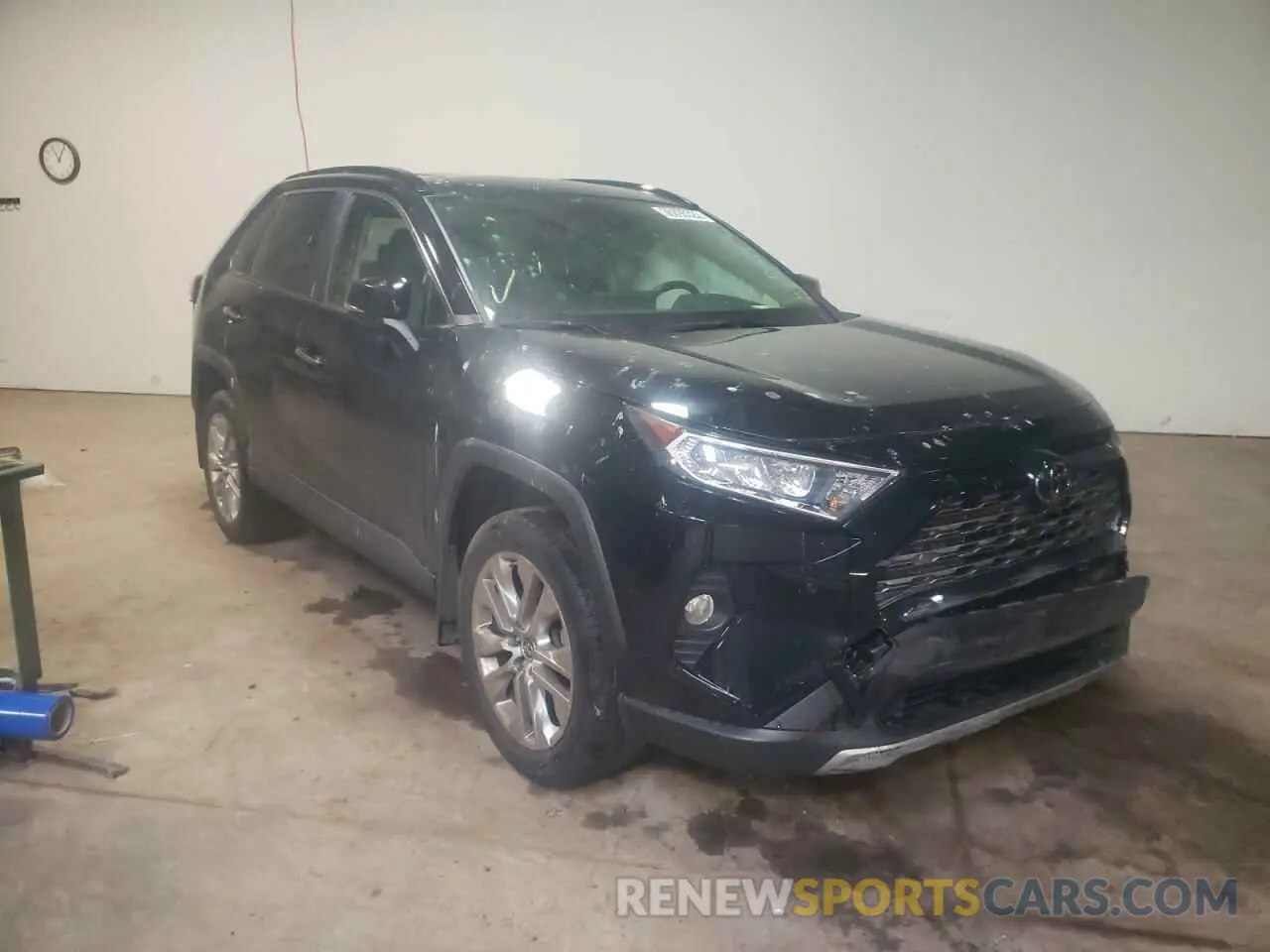 1 Photograph of a damaged car JTMN1RFV4KD030947 TOYOTA RAV4 2019
