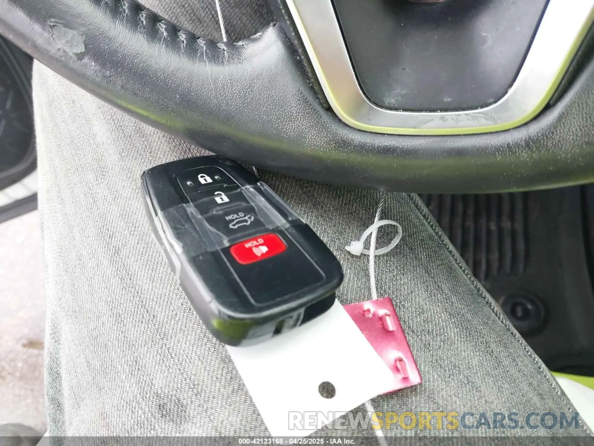 11 Photograph of a damaged car JTMN1RFV4KD516982 TOYOTA RAV4 2019