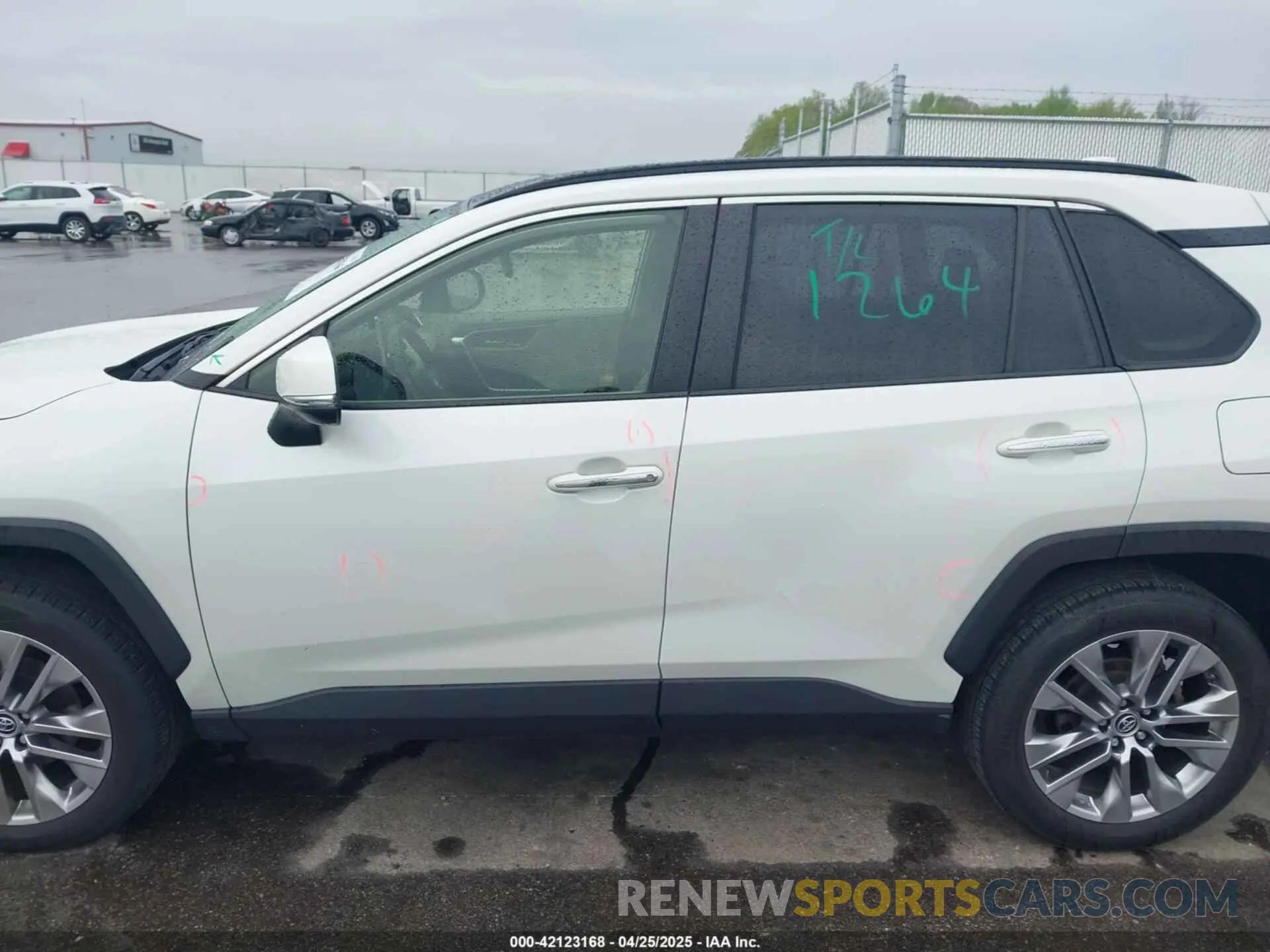 14 Photograph of a damaged car JTMN1RFV4KD516982 TOYOTA RAV4 2019
