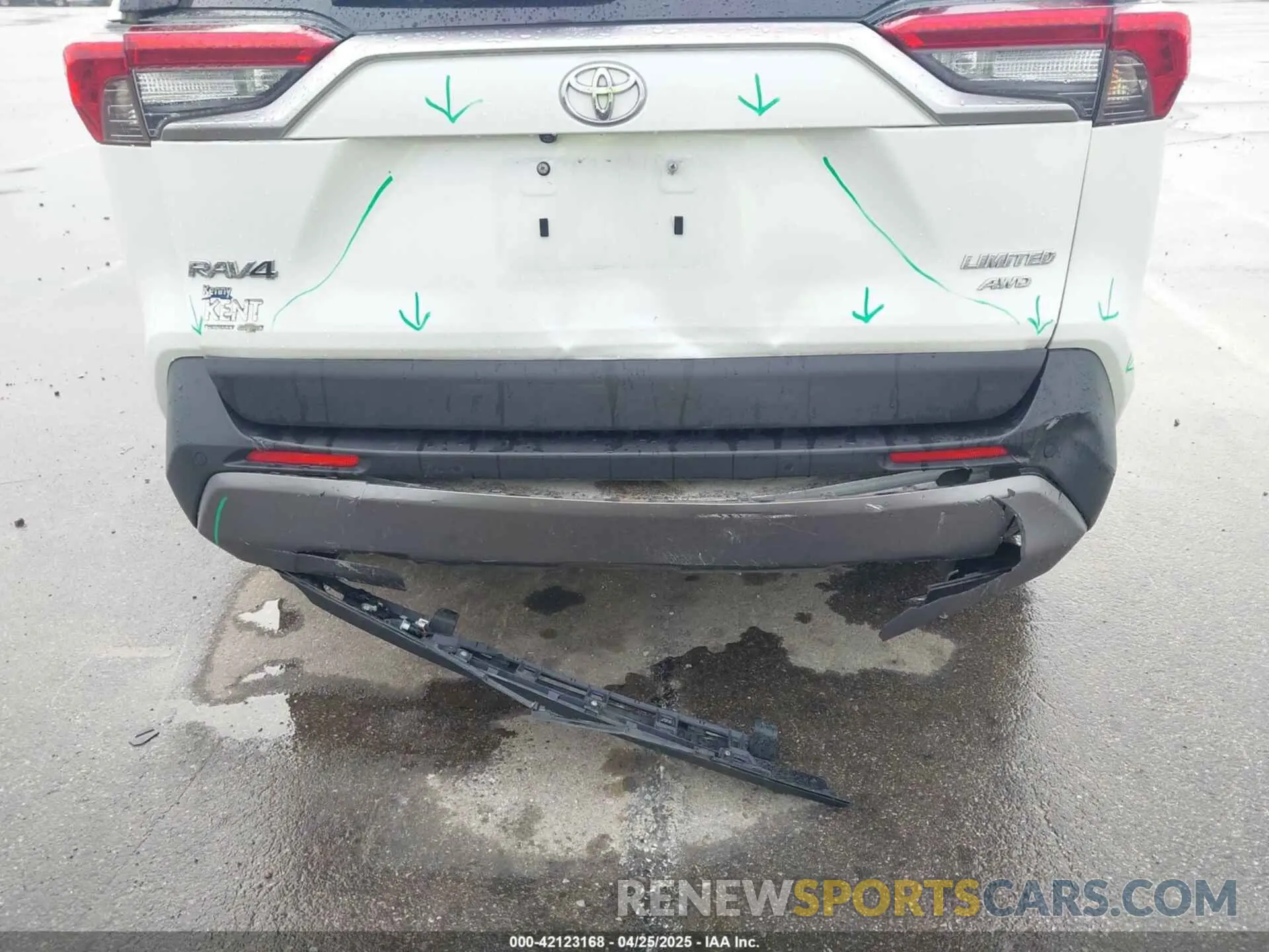 17 Photograph of a damaged car JTMN1RFV4KD516982 TOYOTA RAV4 2019