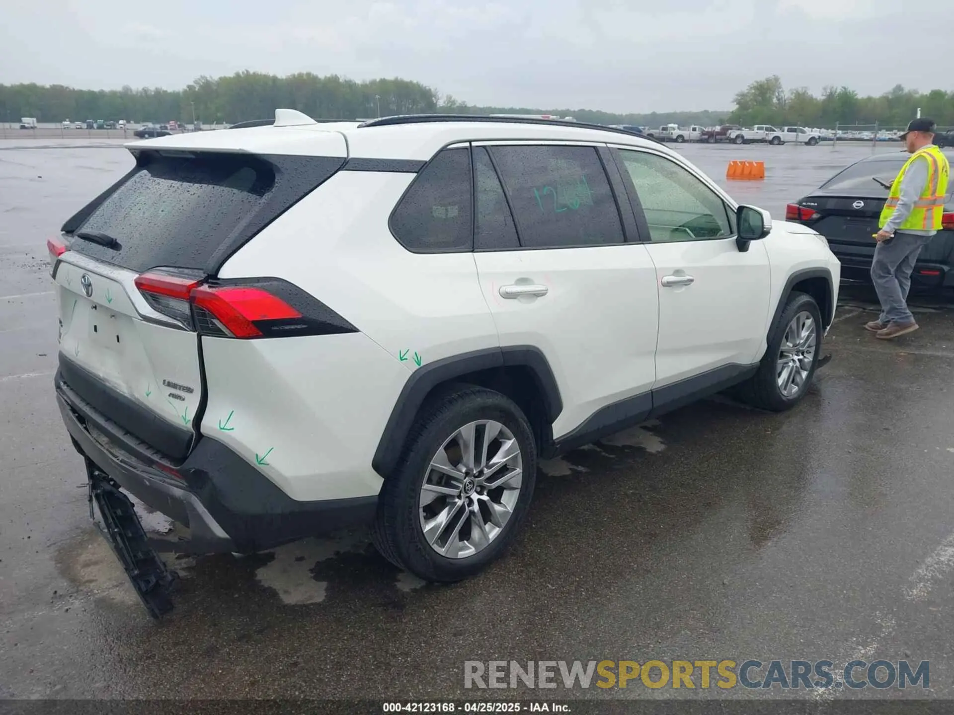 4 Photograph of a damaged car JTMN1RFV4KD516982 TOYOTA RAV4 2019