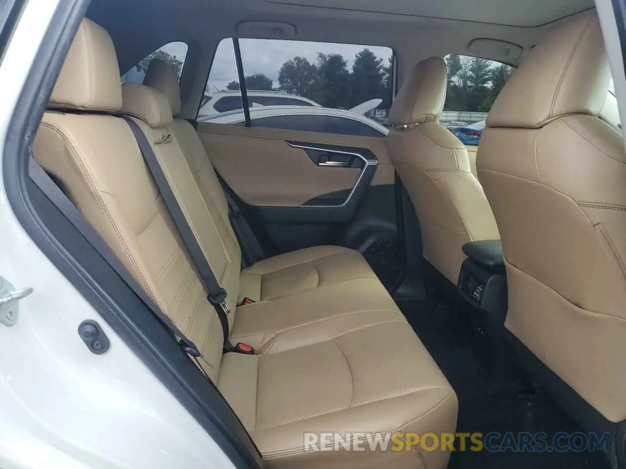 11 Photograph of a damaged car JTMN1RFV6KD517695 TOYOTA RAV4 2019